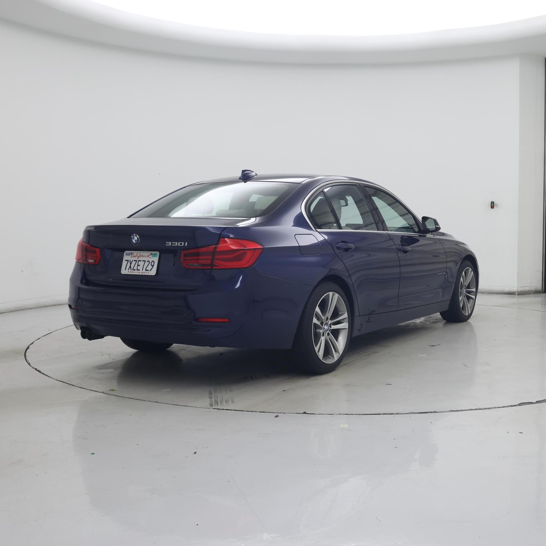 Thumbnail: 2017 BMW 3 Series - 8
