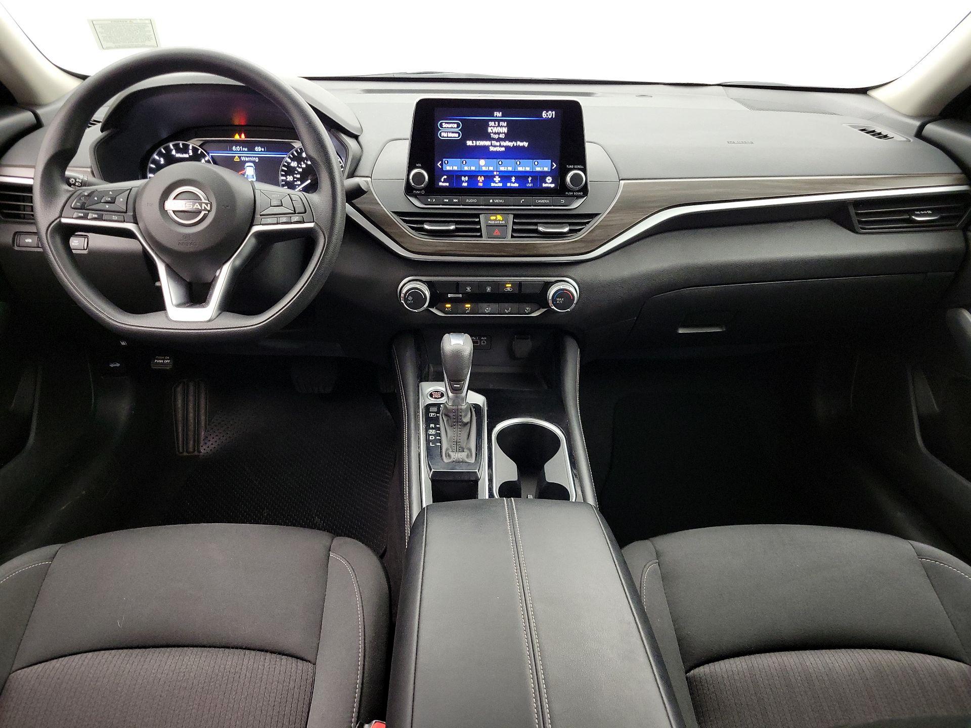 Thumbnail: 2023 Nissan Altima - 9