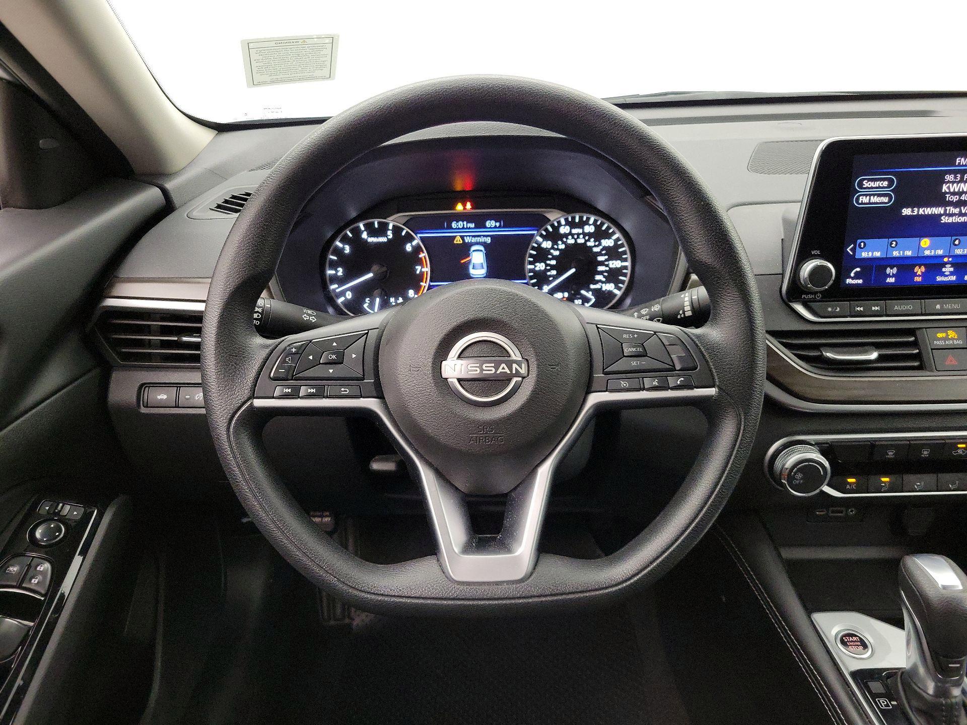 Thumbnail: 2023 Nissan Altima - 10
