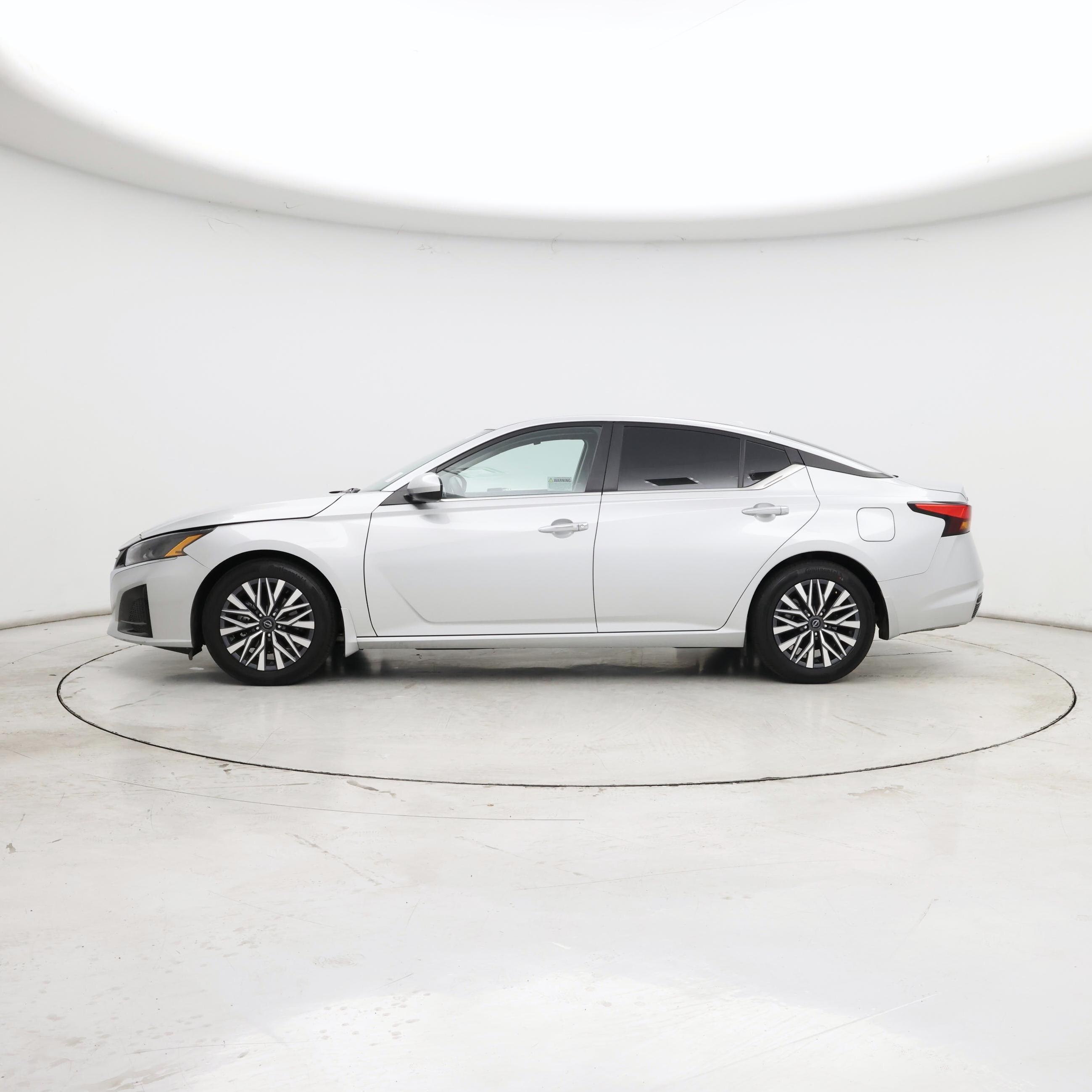 Thumbnail: 2023 Nissan Altima - 3