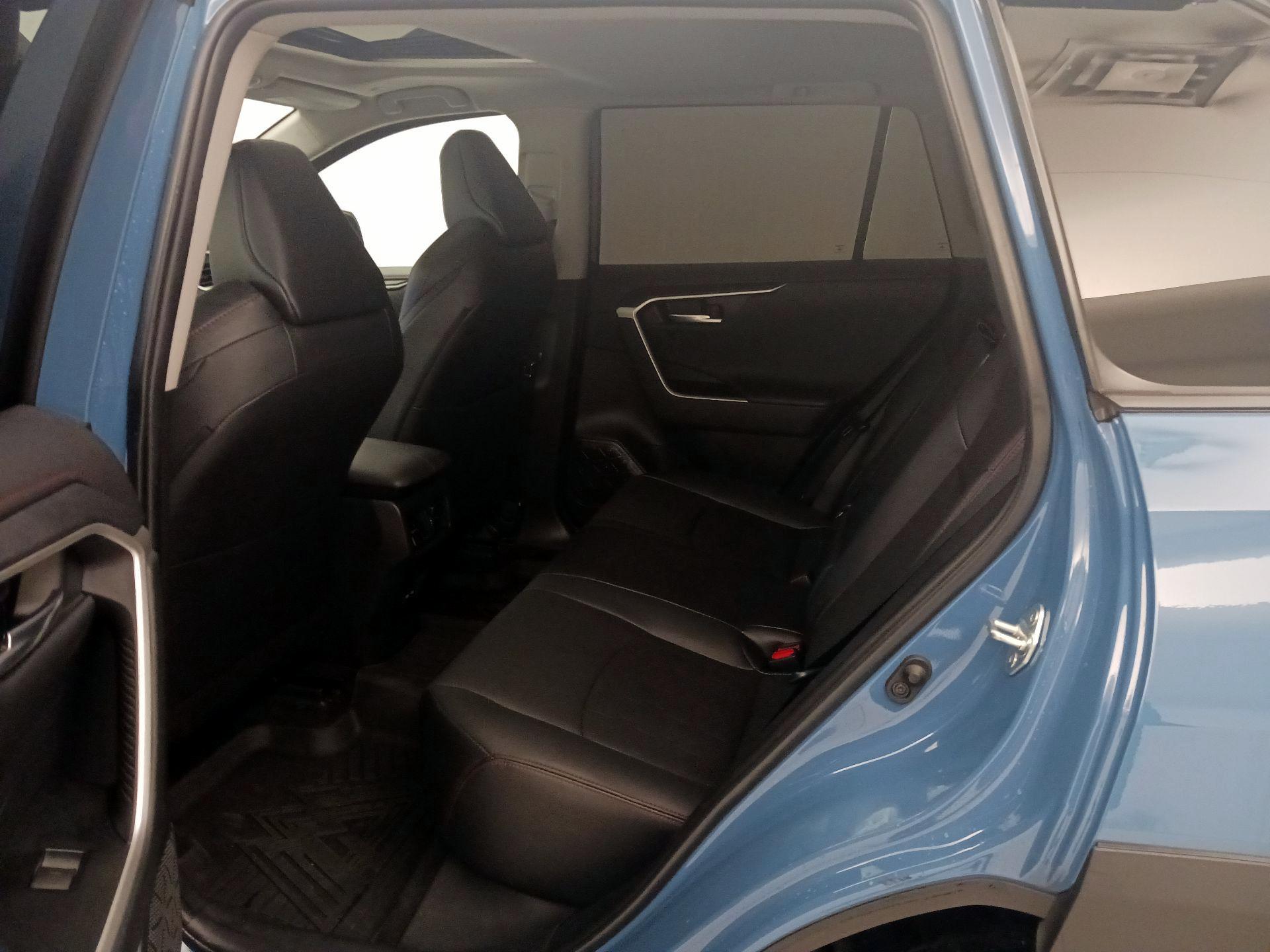 Thumbnail: 2023 Toyota RAV4 - 20