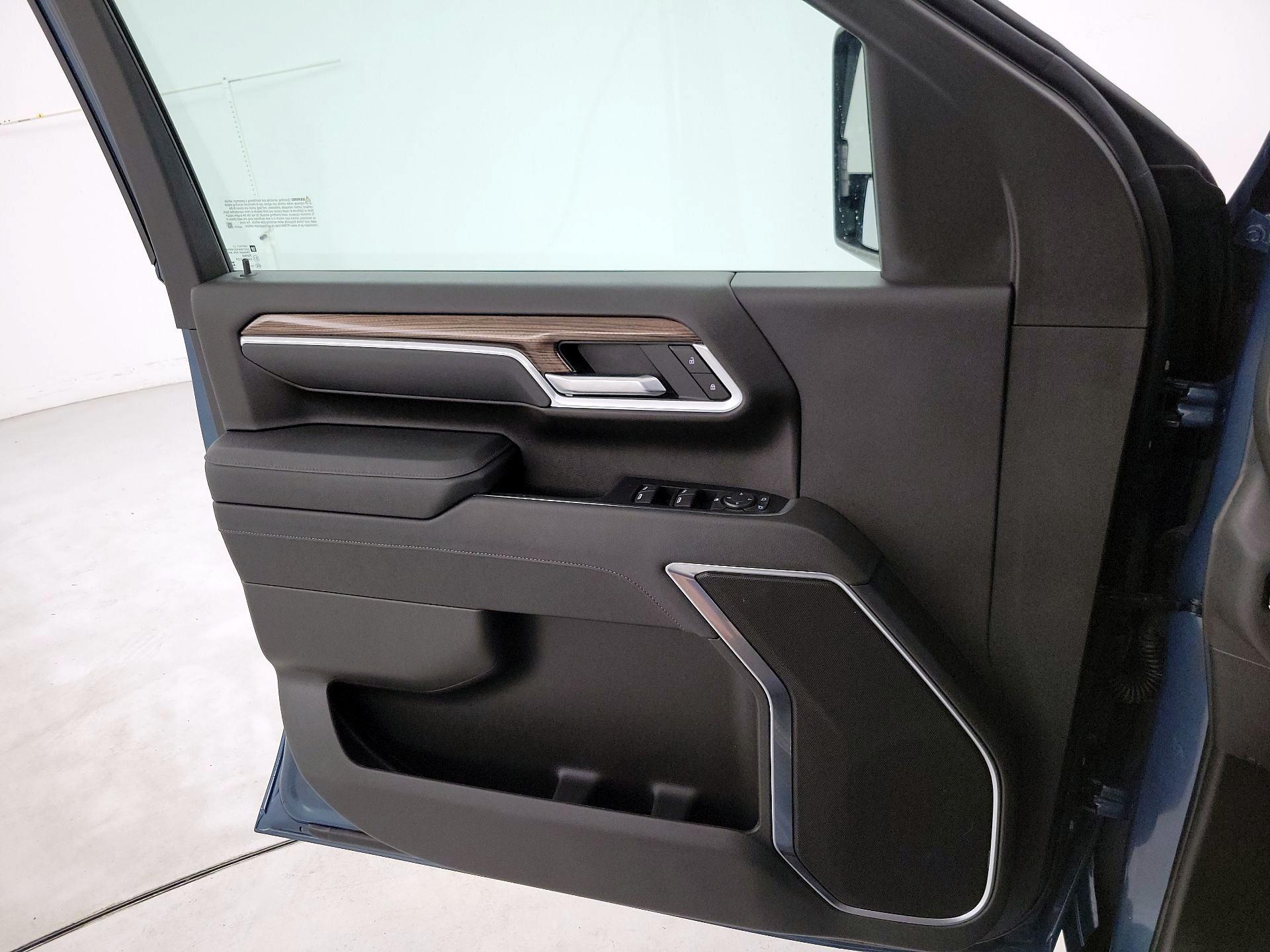 Thumbnail: 2026 Chevrolet Silverado 2500 - 12