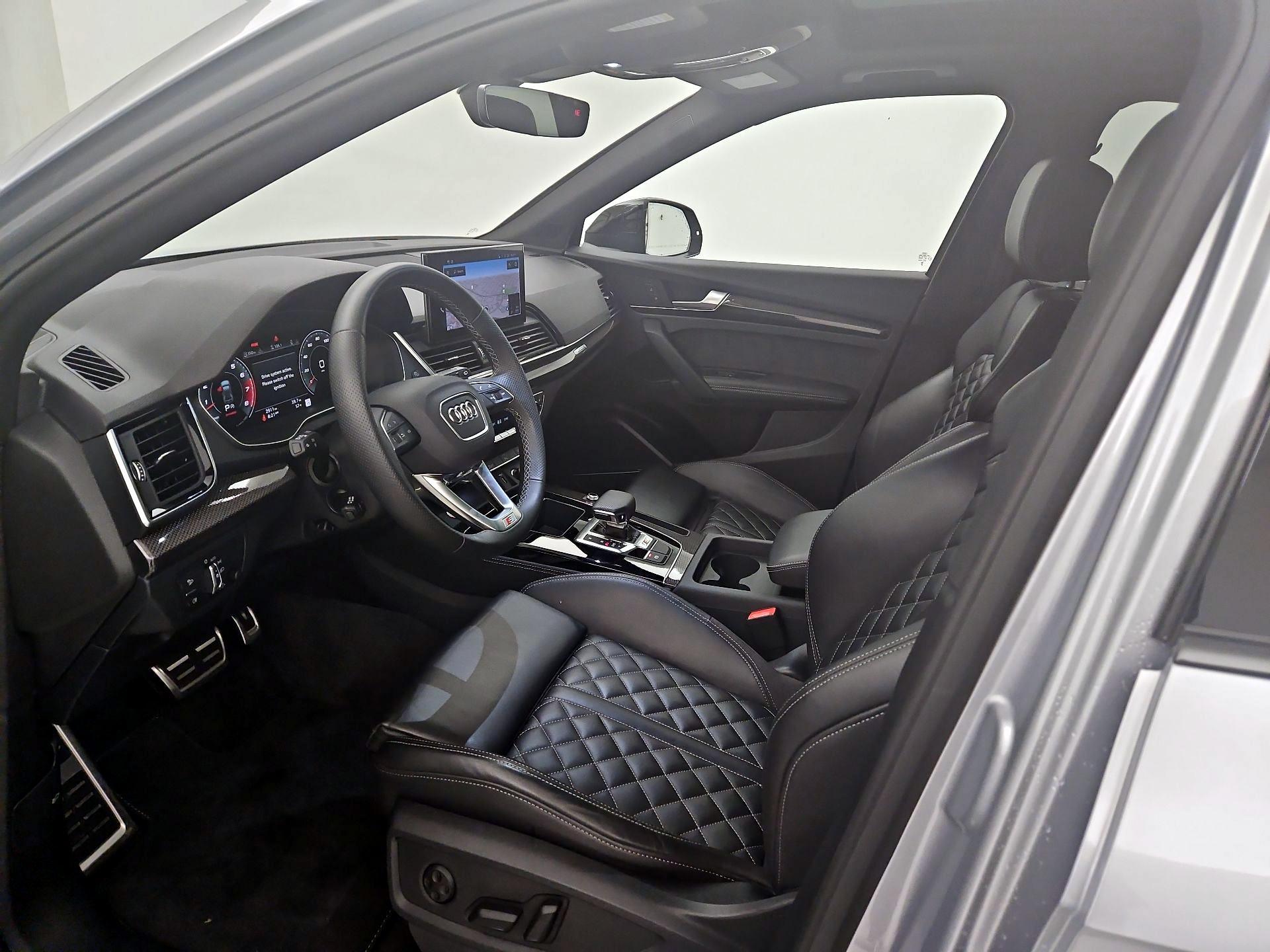 Thumbnail: 2024 Audi SQ5 - 11