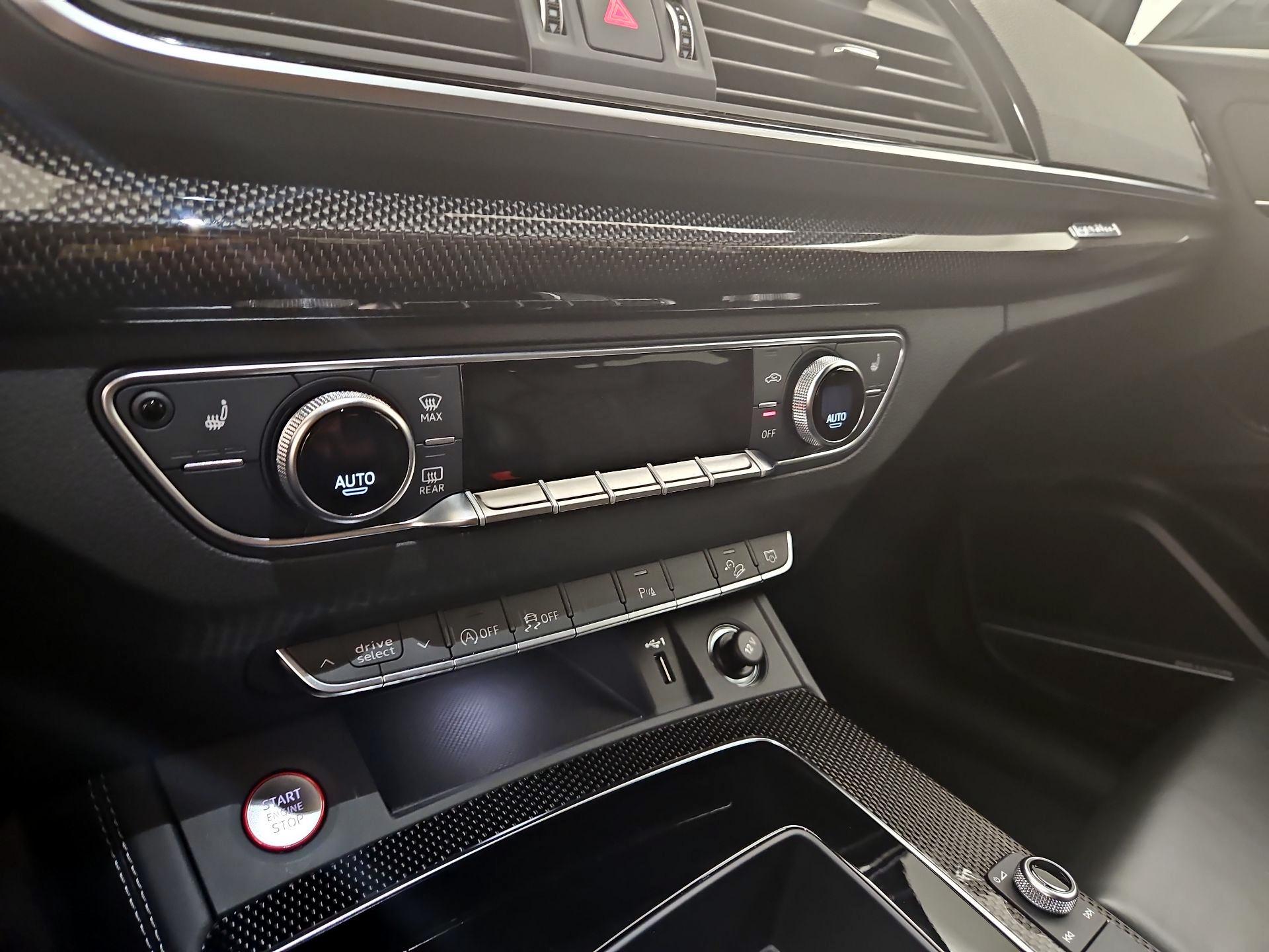 Thumbnail: 2024 Audi SQ5 - 17
