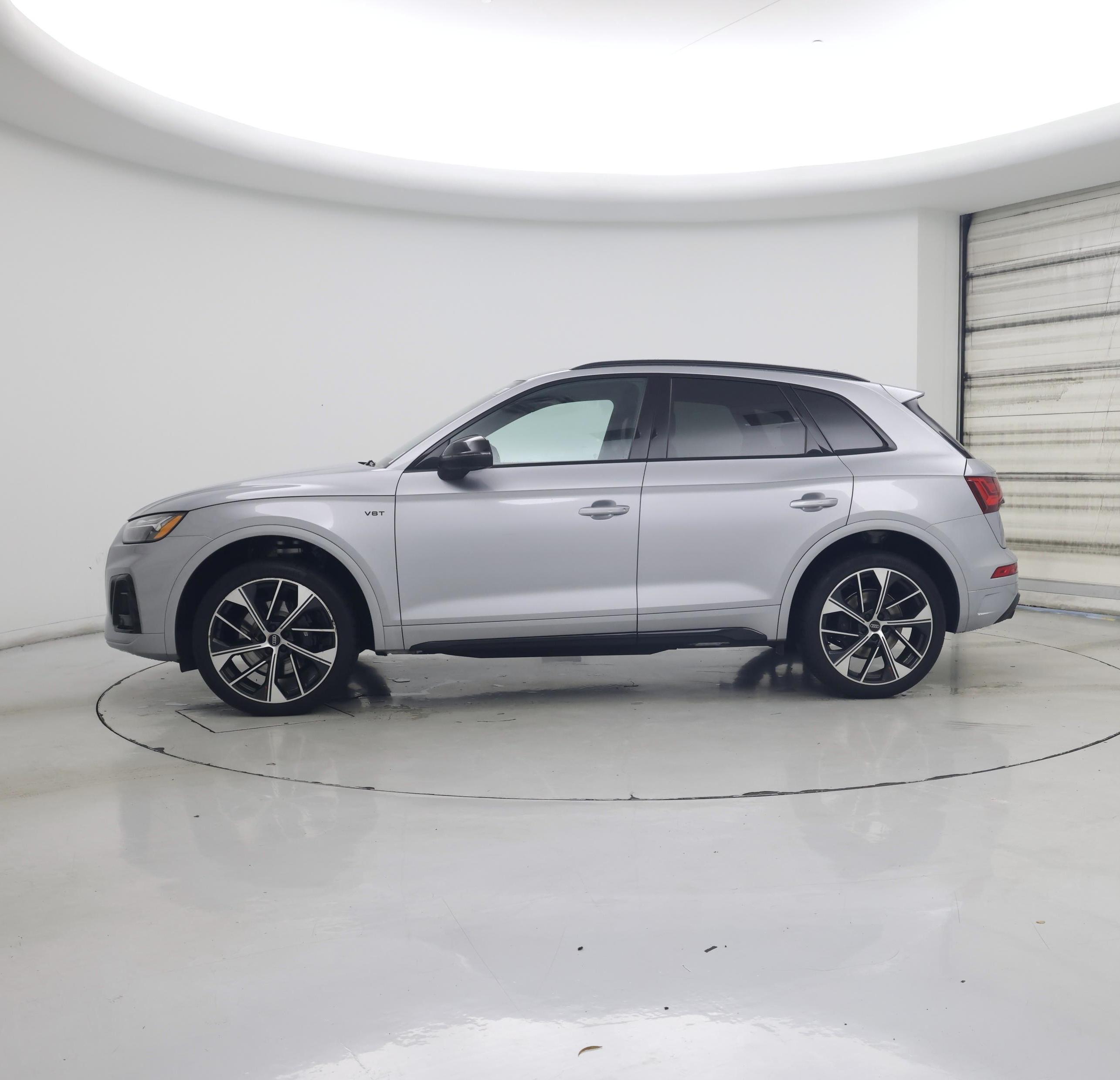 Thumbnail: 2024 Audi SQ5 - 3