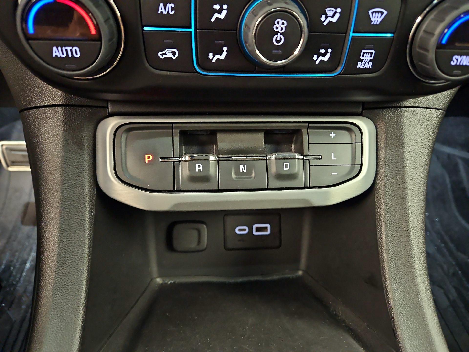 Thumbnail: 2022 GMC Acadia - 17