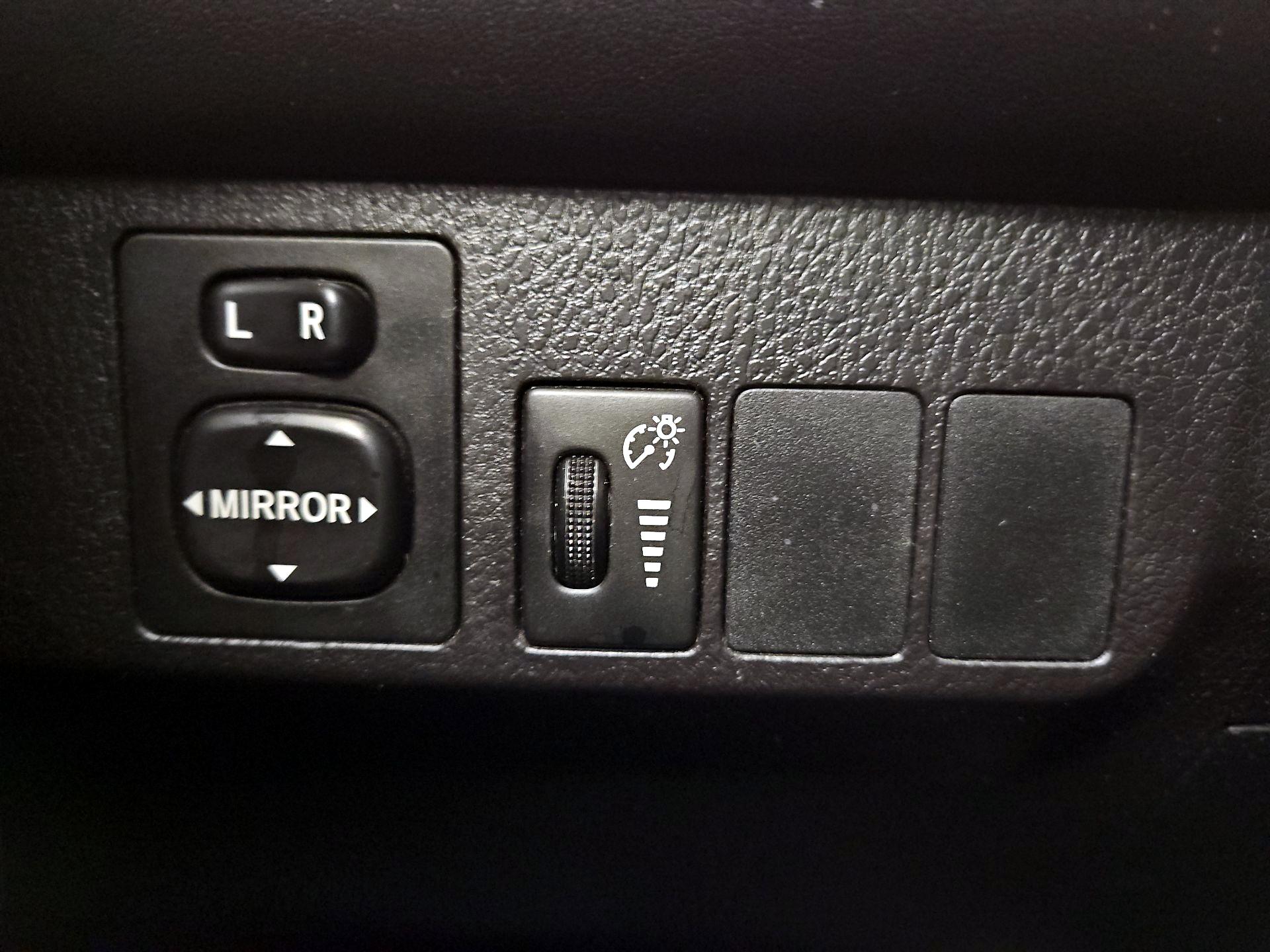 Thumbnail: 2016 Toyota RAV4 - 13