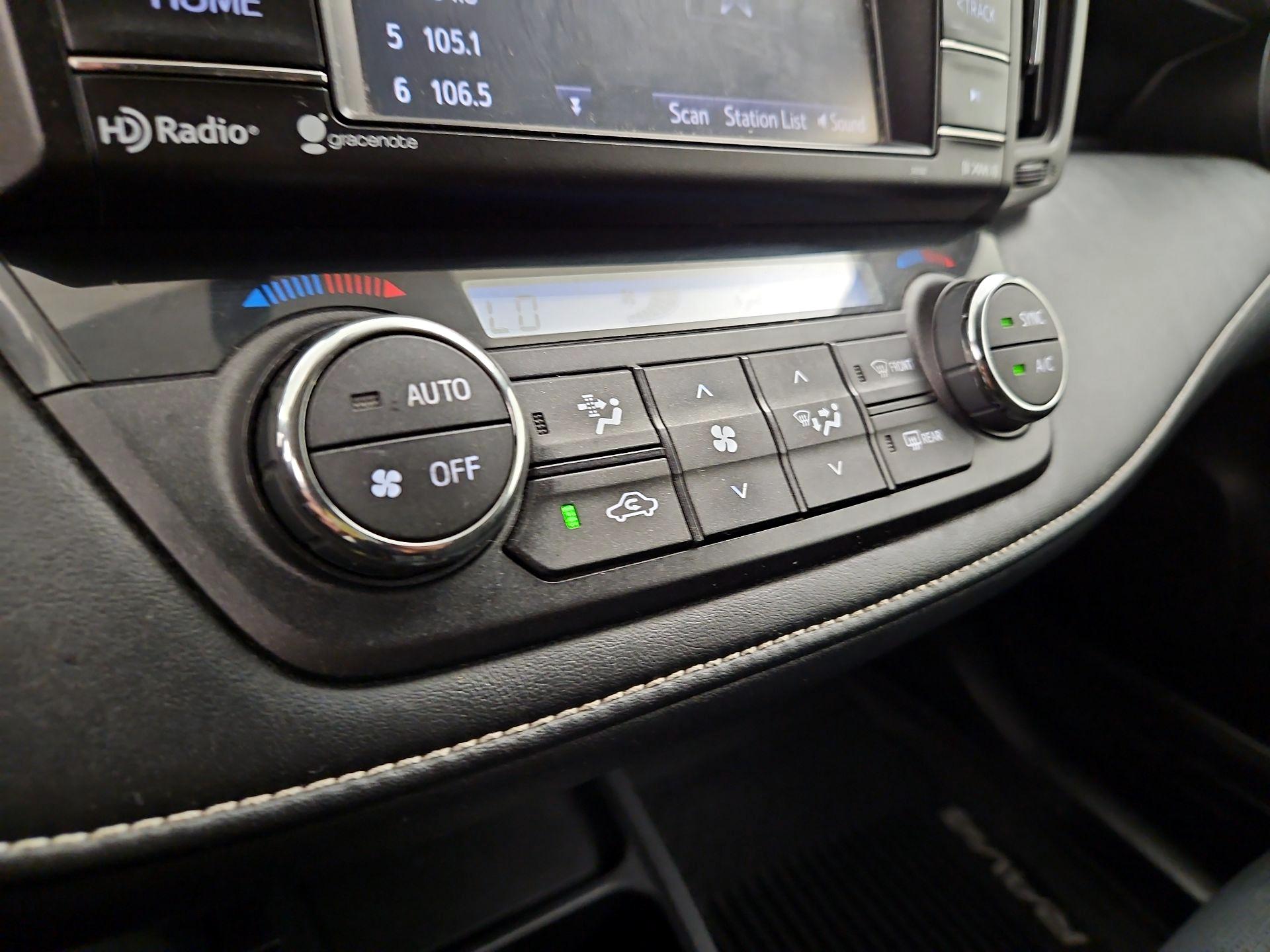 Thumbnail: 2016 Toyota RAV4 - 16