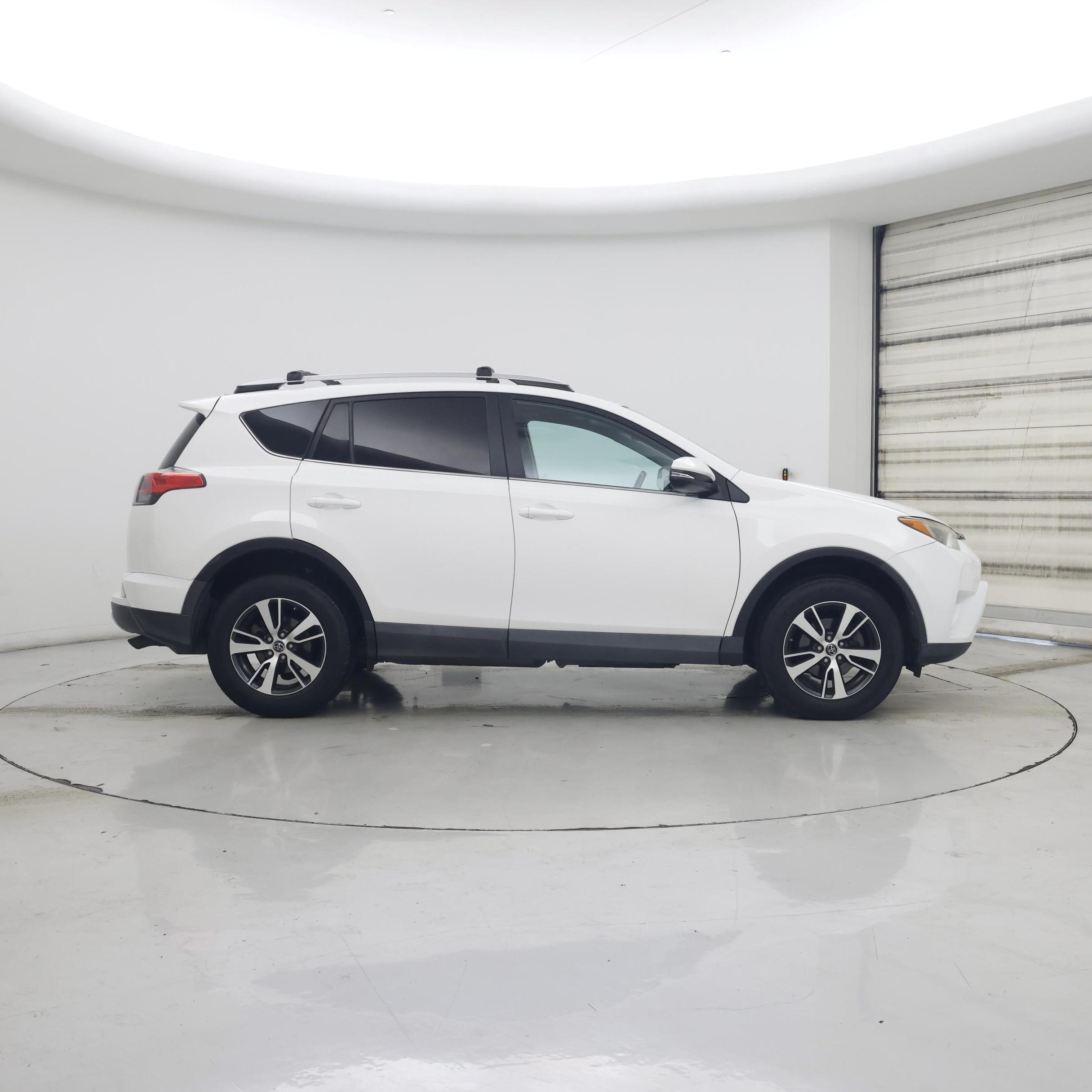 Thumbnail: 2016 Toyota RAV4 - 7