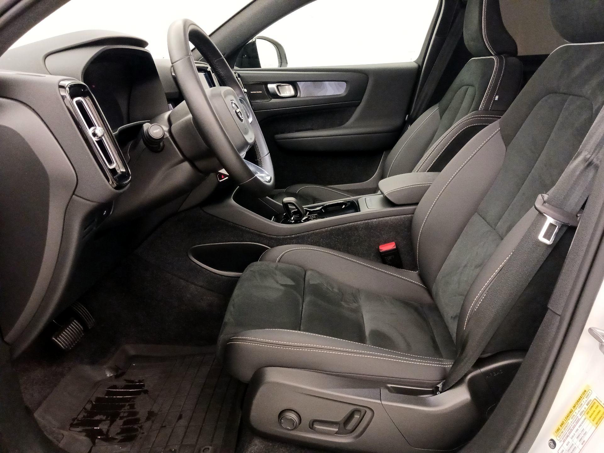 Thumbnail: 2024 Volvo C40 - 11