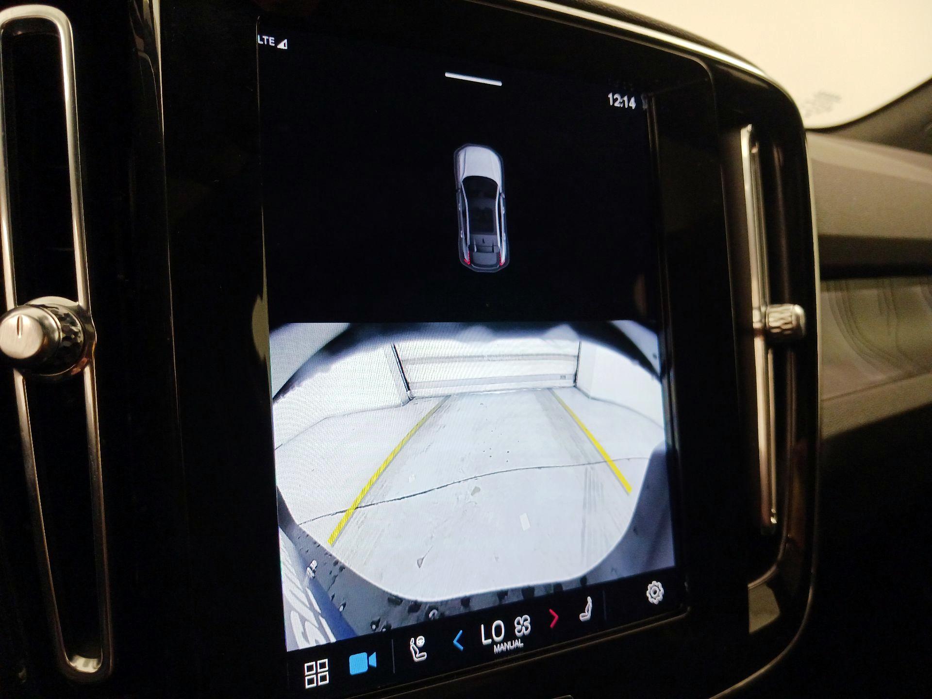 Thumbnail: 2024 Volvo C40 - 14