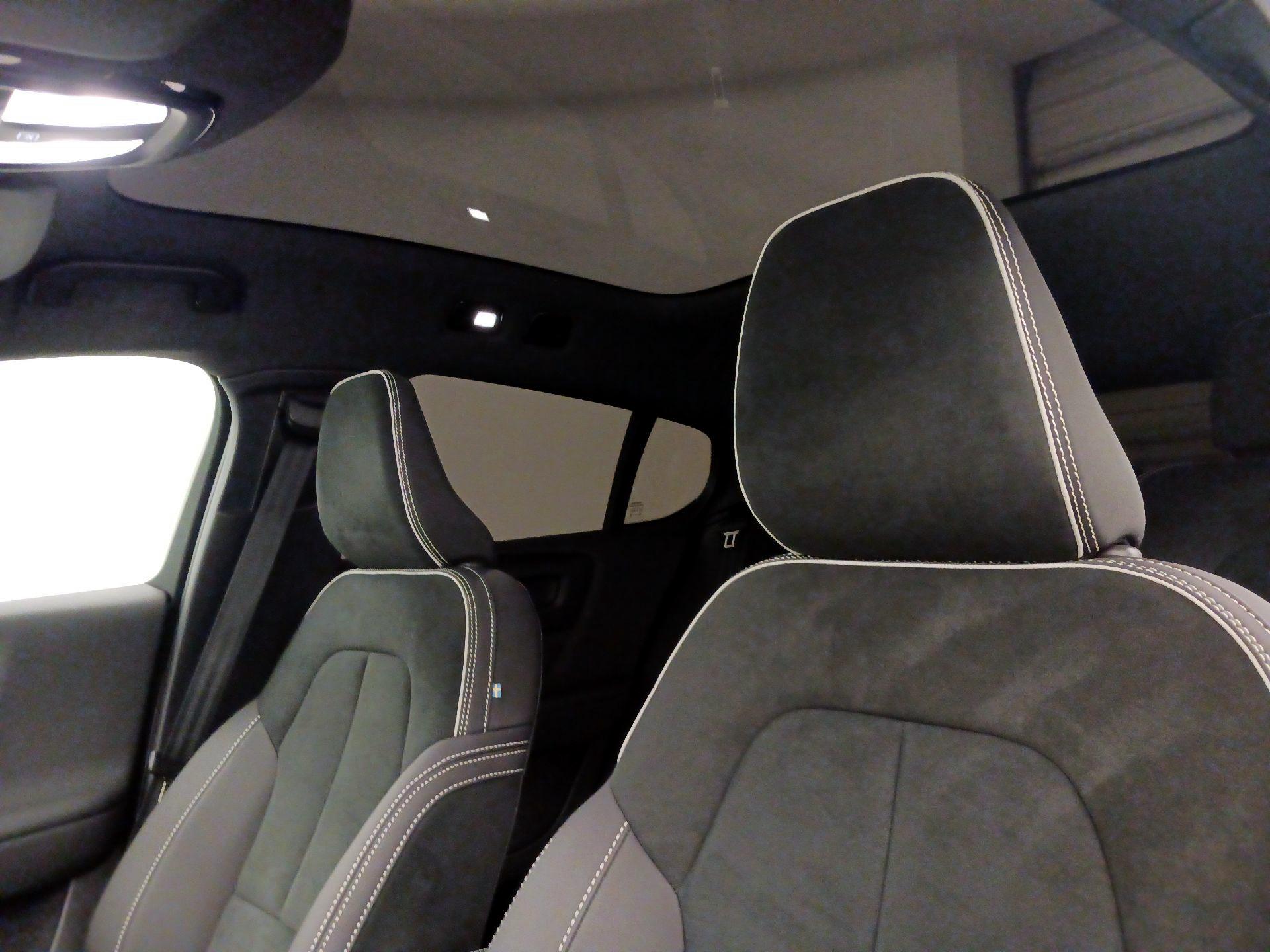 Thumbnail: 2024 Volvo C40 - 19