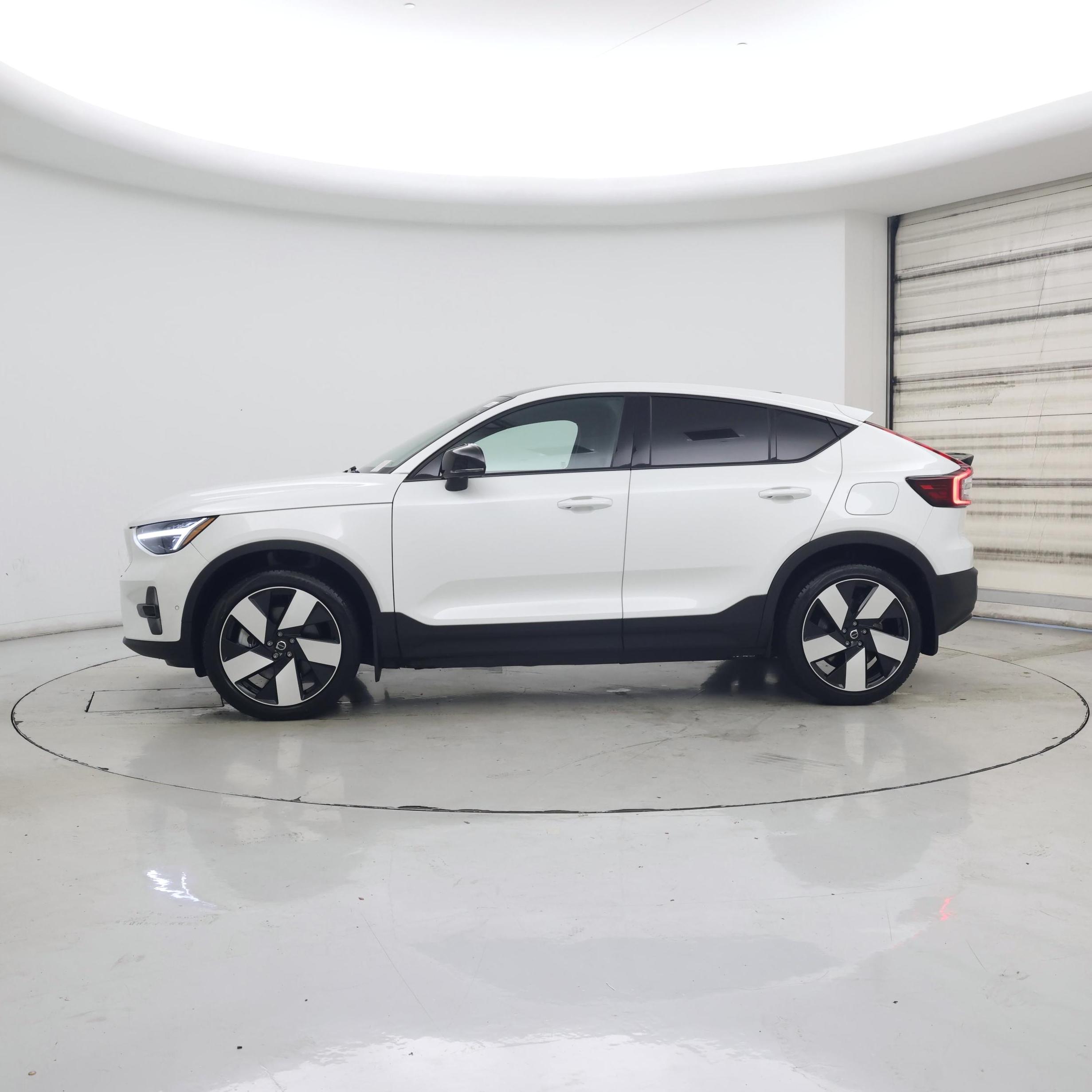 Thumbnail: 2024 Volvo C40 - 3