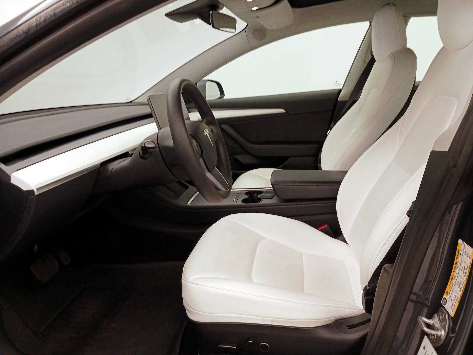 Thumbnail: 2023 Tesla Model 3 - 11