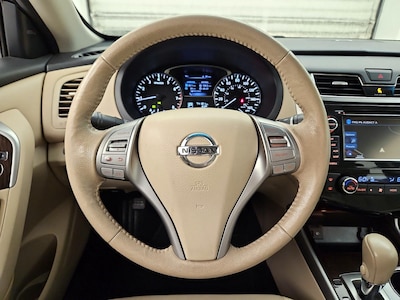 Steering Wheel & Instrument Cluster (On)