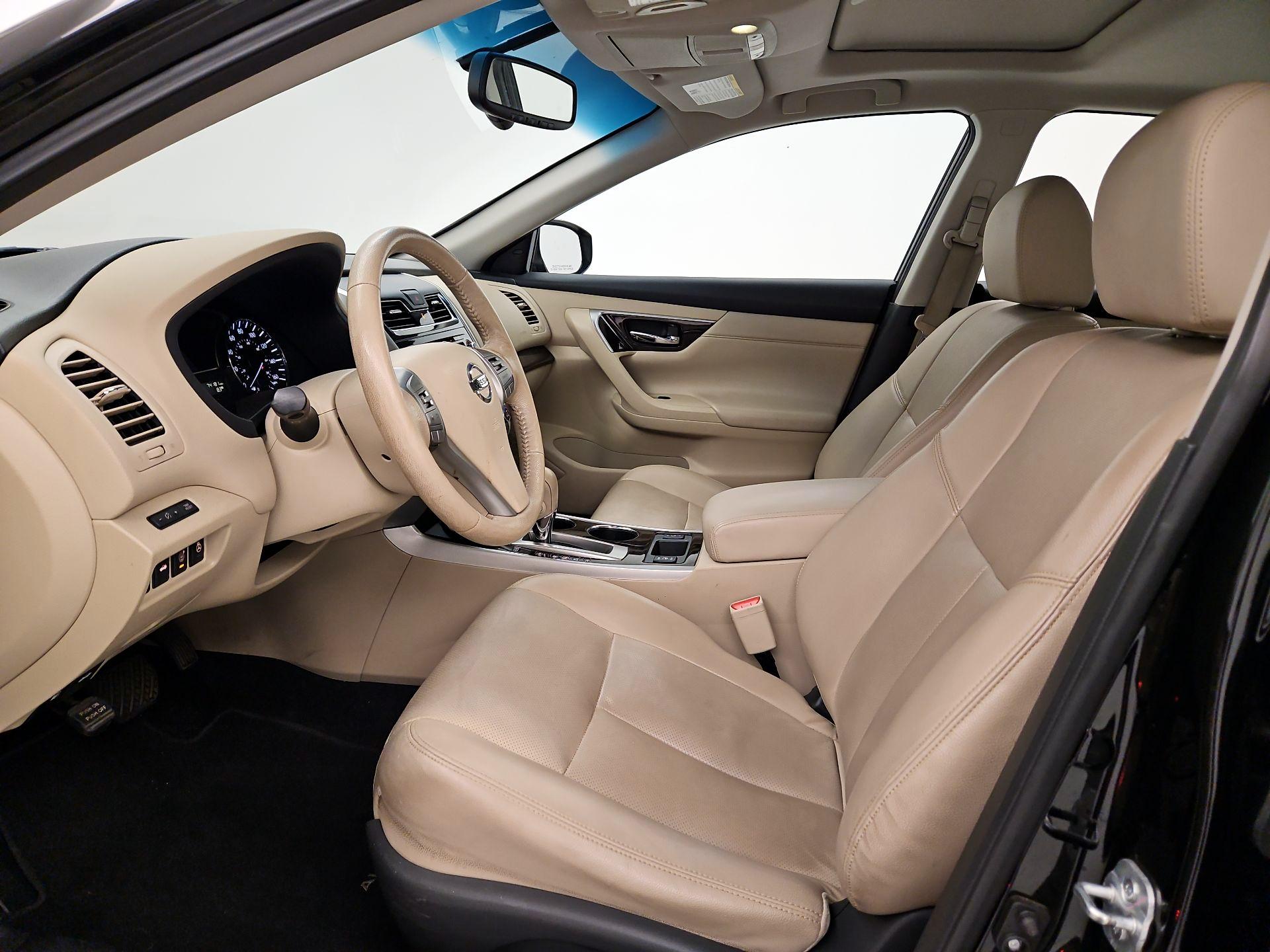 Thumbnail: 2015 Nissan Altima - 11