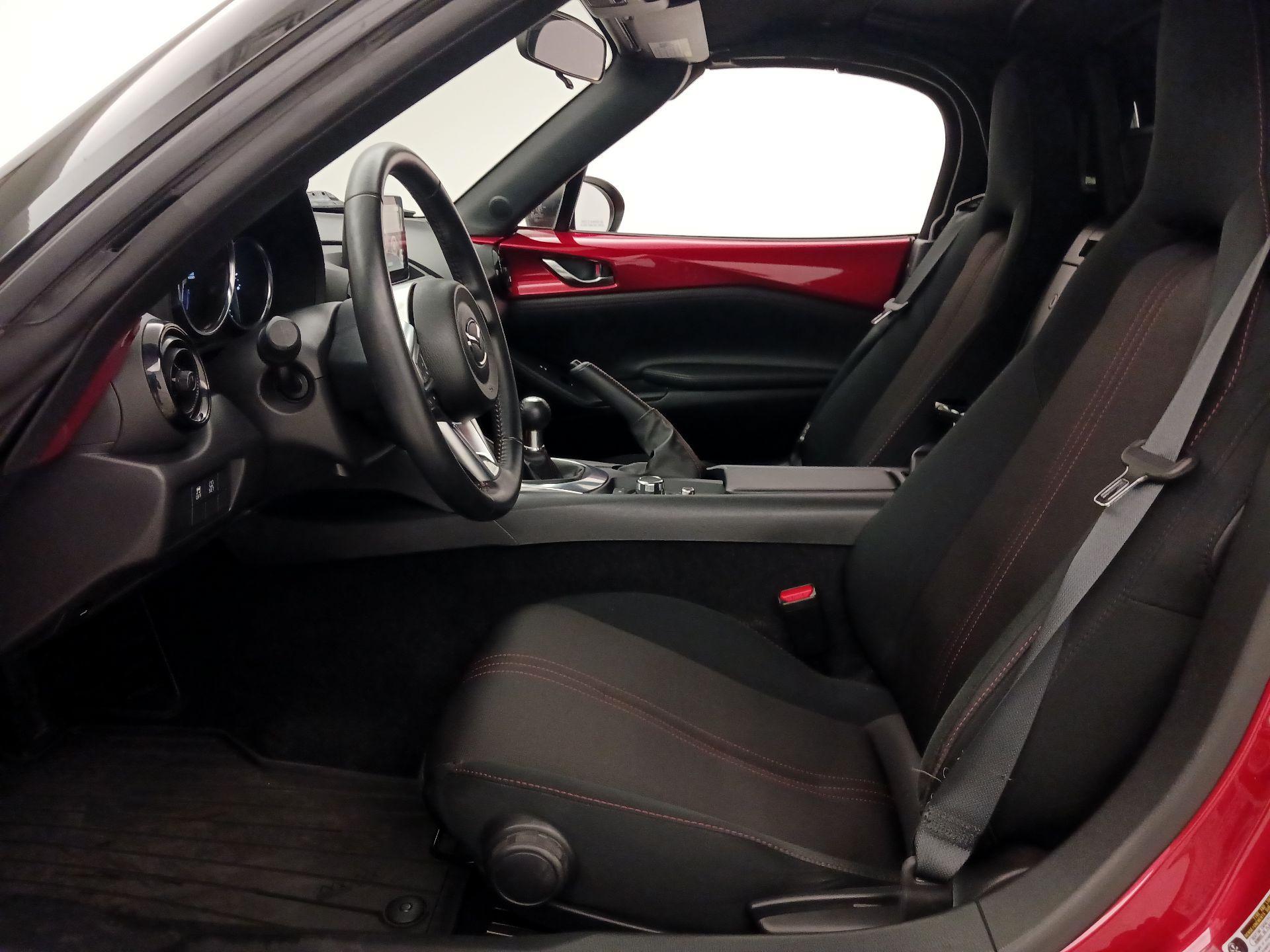 Thumbnail: 2016 Mazda MX-5 Miata - 11