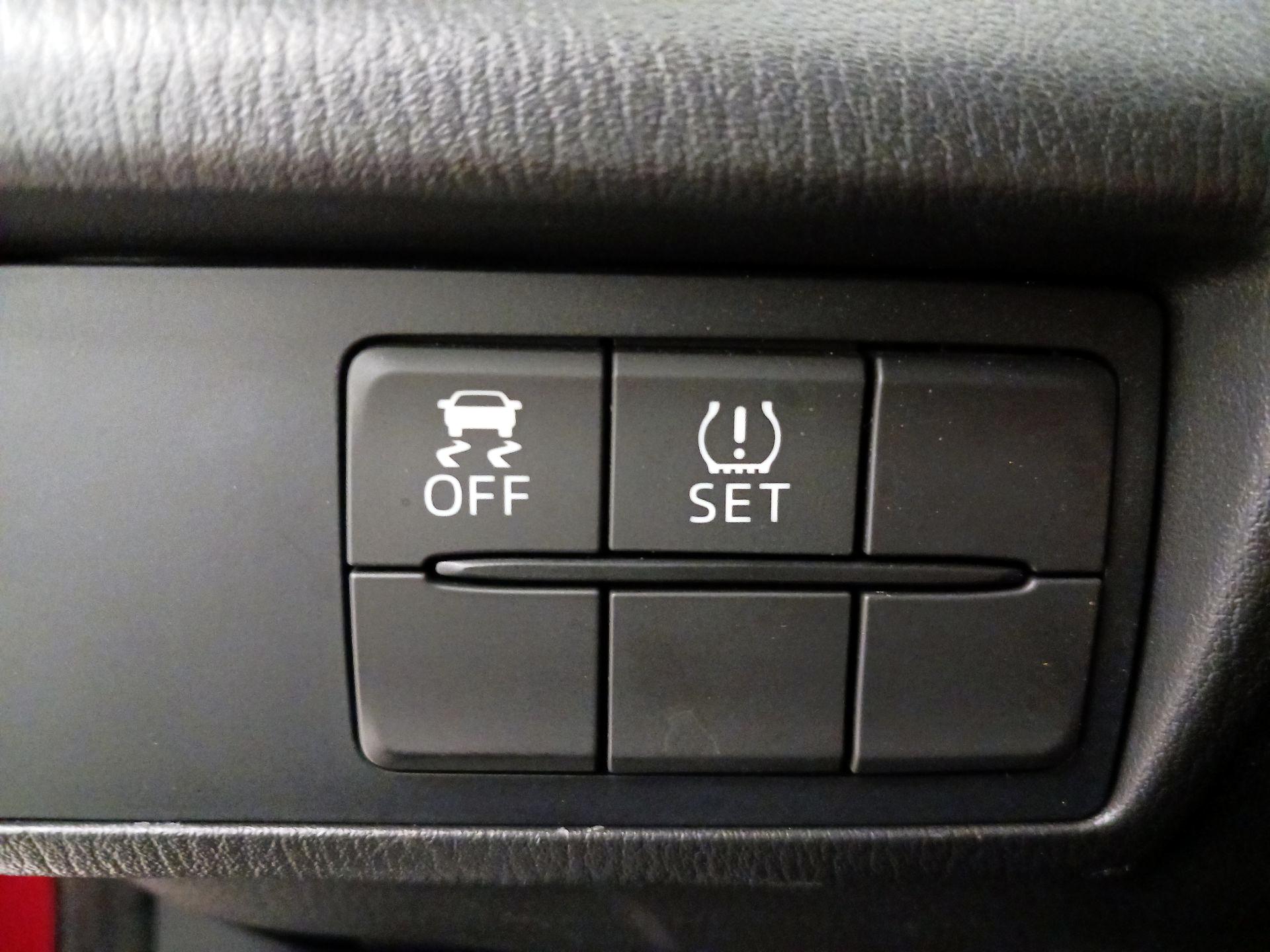 Thumbnail: 2016 Mazda MX-5 Miata - 13