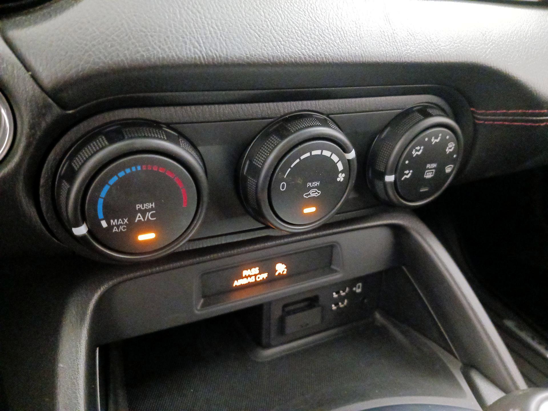 Thumbnail: 2016 Mazda MX-5 Miata - 16