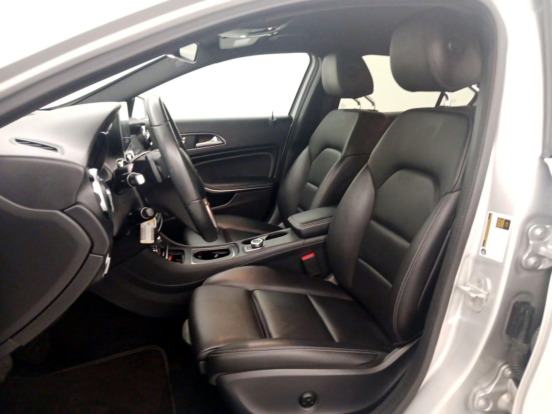 Thumbnail: 2018 Mercedes-Benz GLA - 11