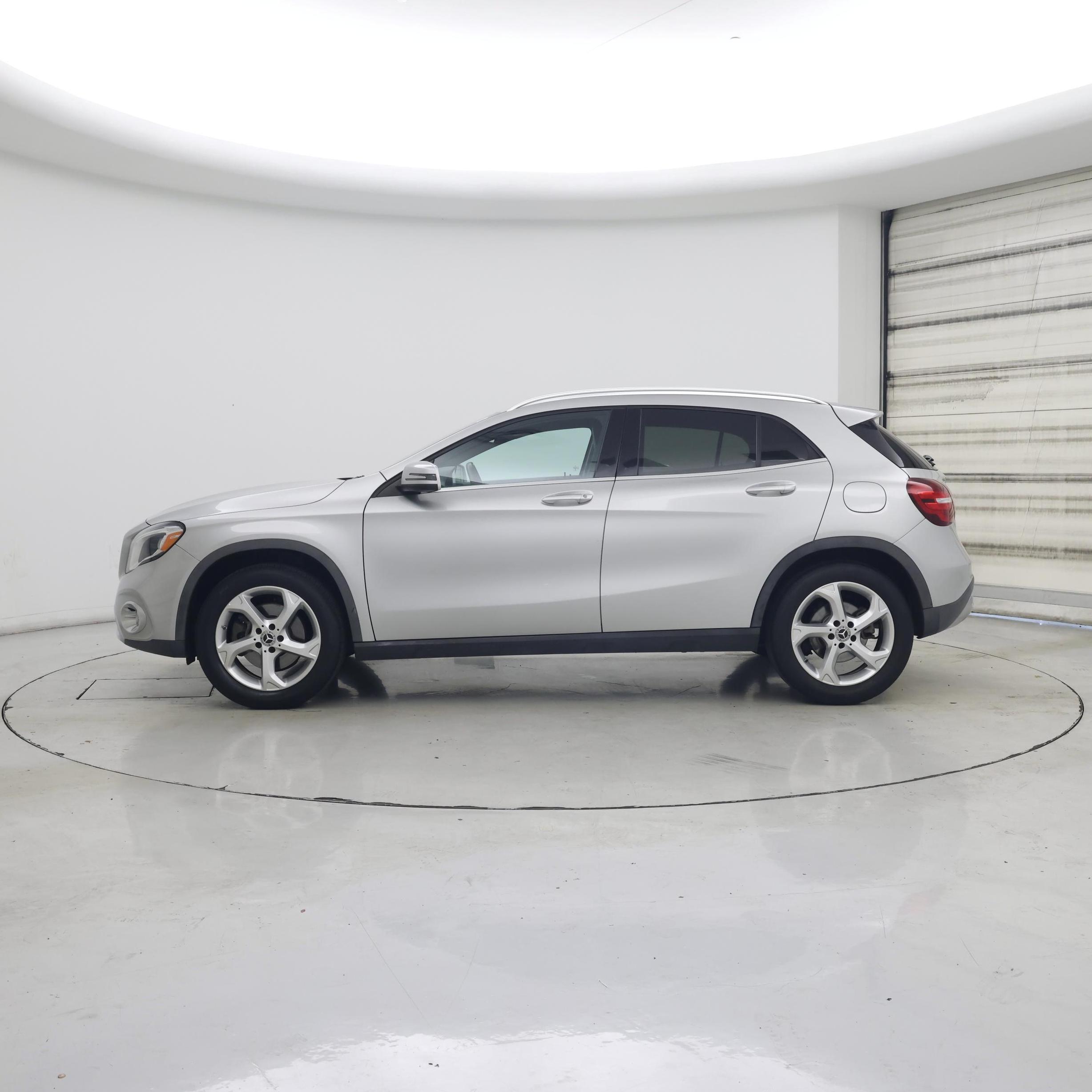 Thumbnail: 2018 Mercedes-Benz GLA - 3