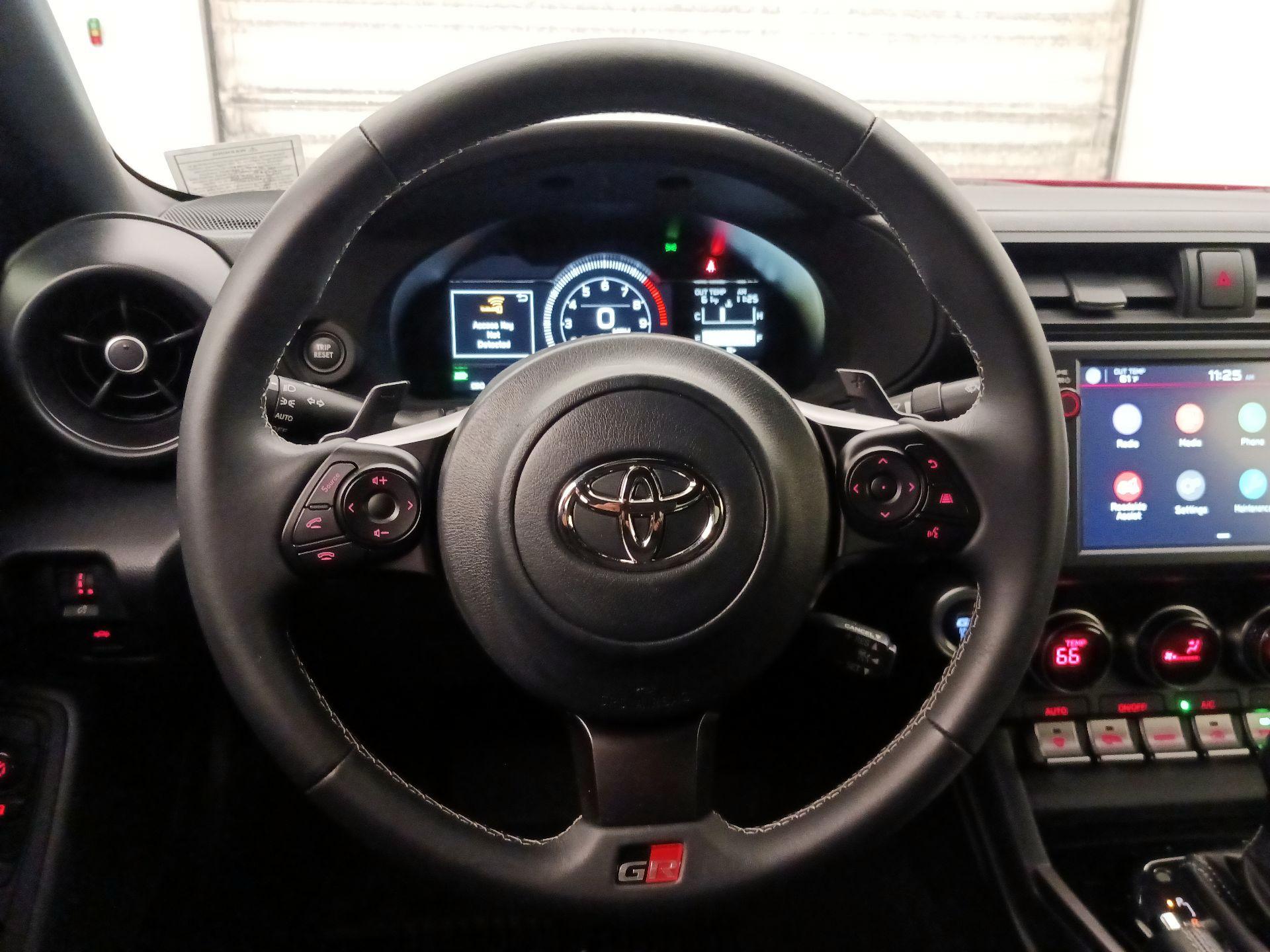 Thumbnail: 2025 Toyota GR86 - 10