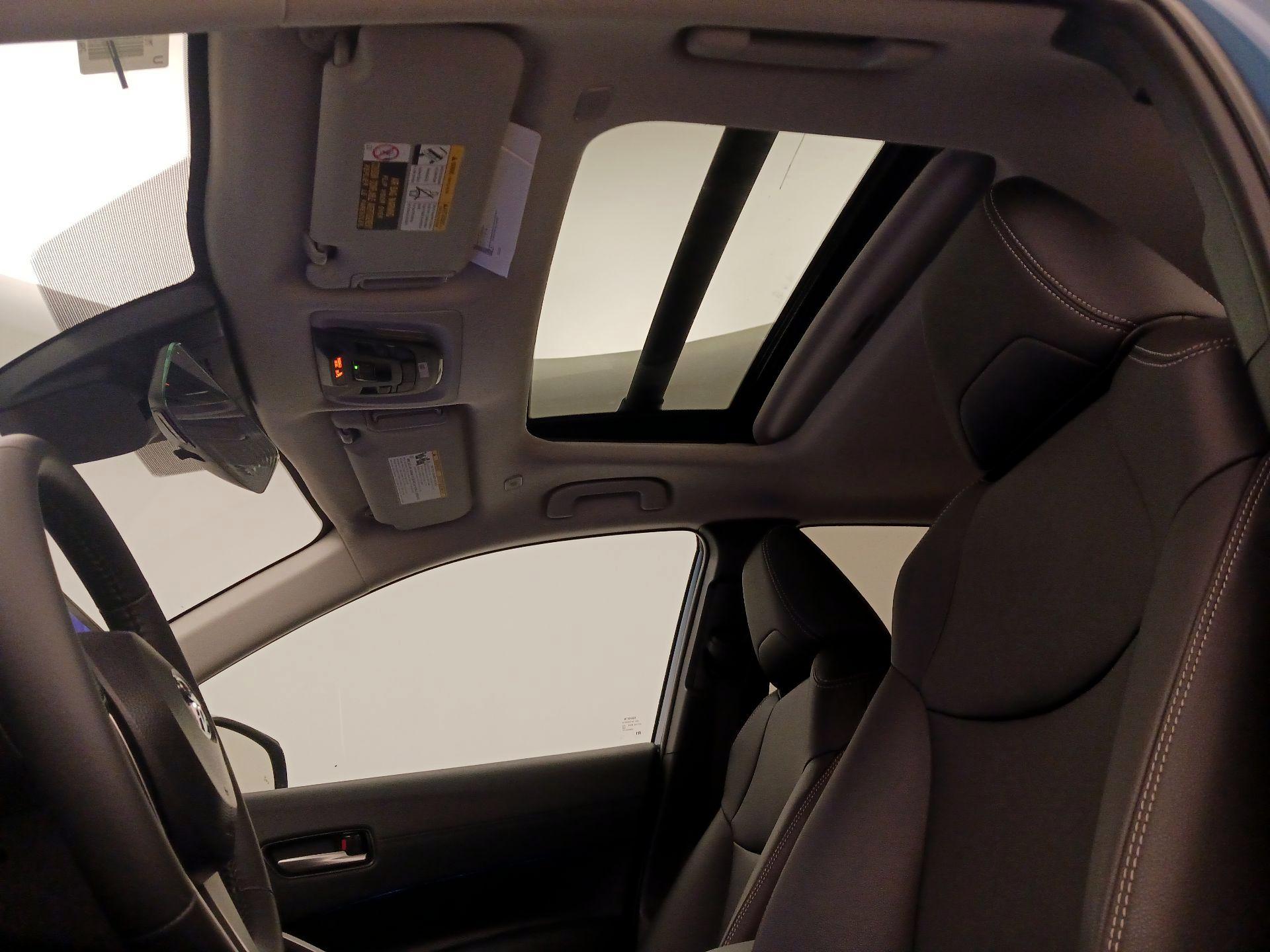 Thumbnail: 2026 Toyota Corolla Cross - 18