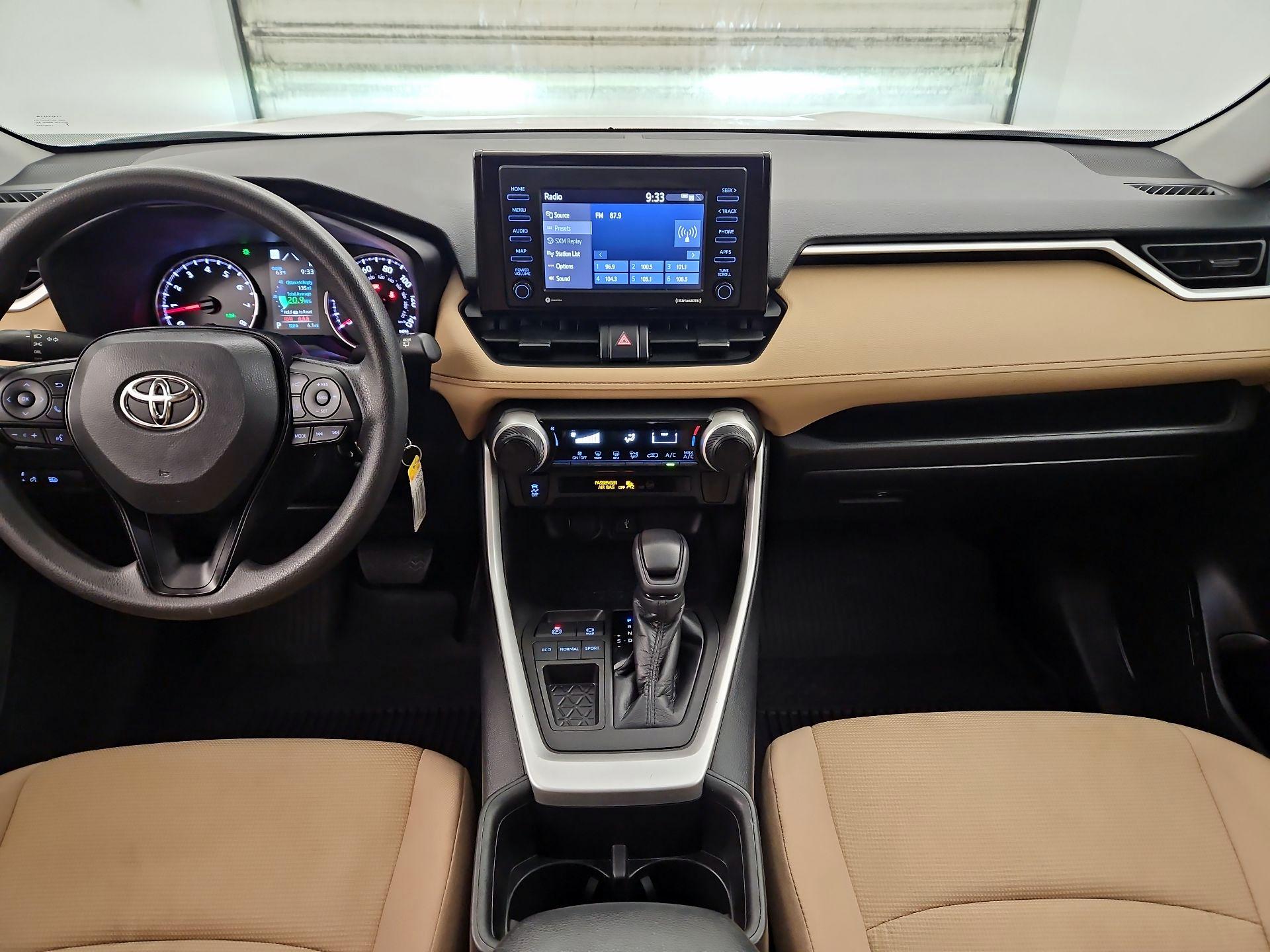 Thumbnail: 2022 Toyota RAV4 - 9