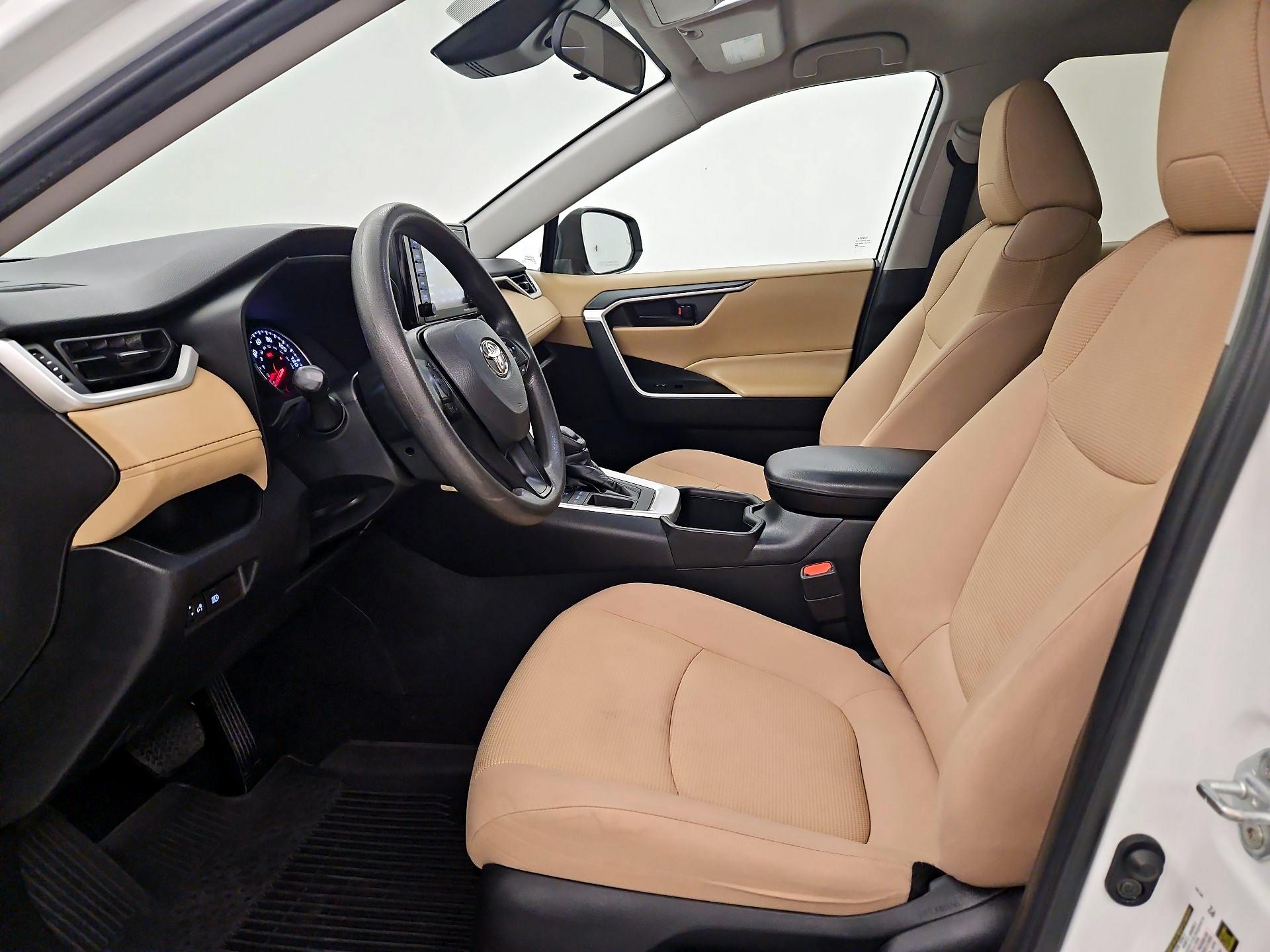 Thumbnail: 2022 Toyota RAV4 - 11