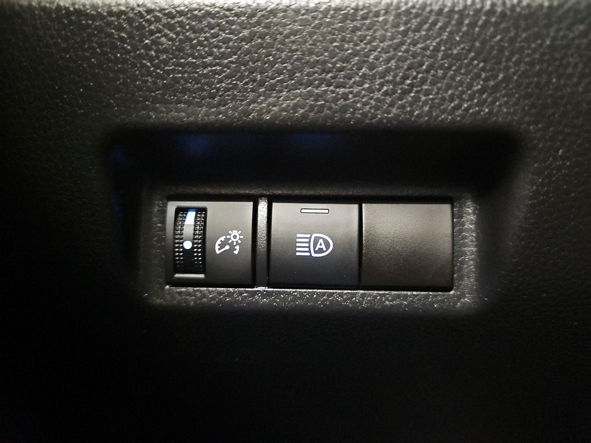 Thumbnail: 2022 Toyota RAV4 - 13