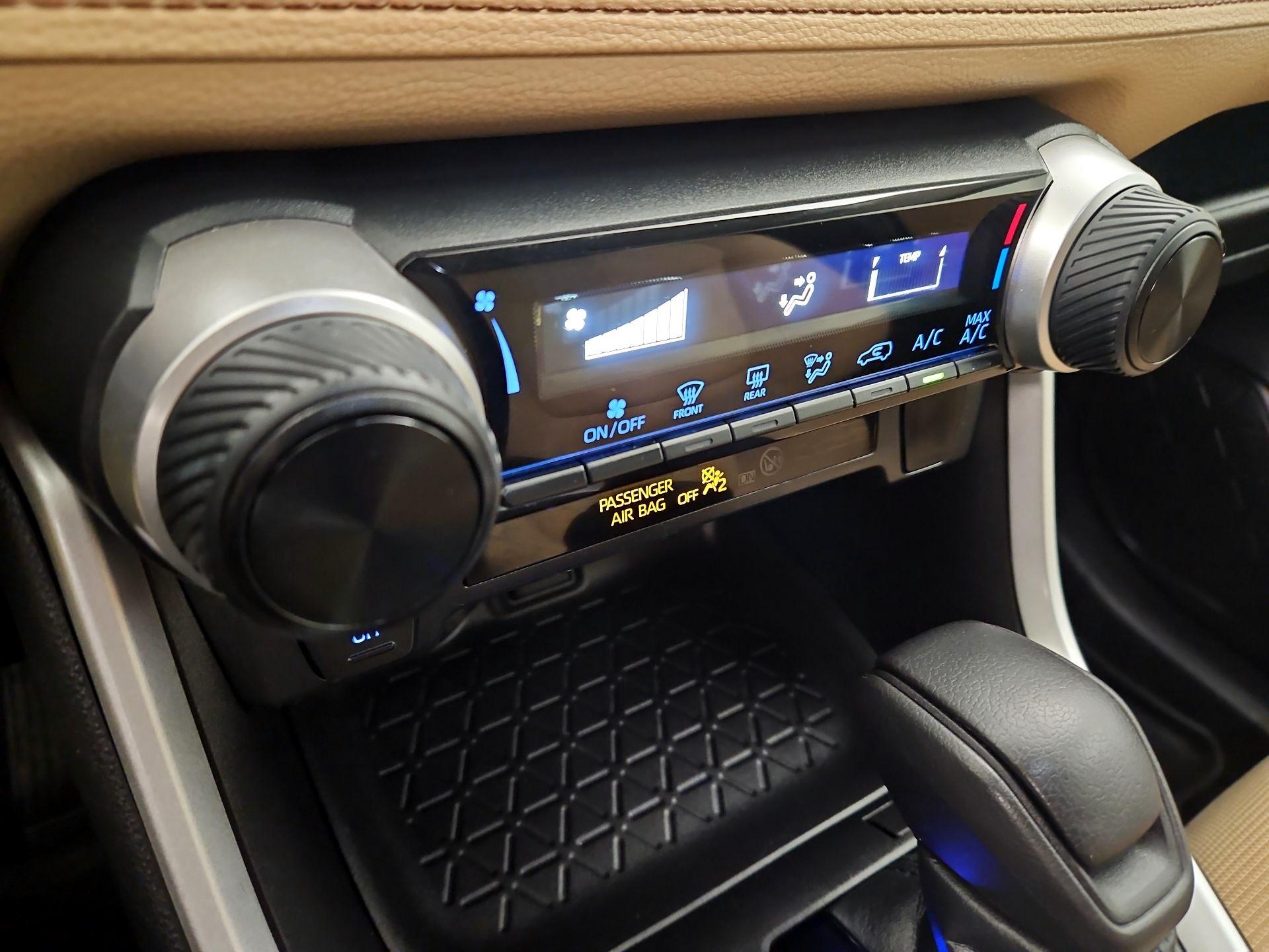 Thumbnail: 2022 Toyota RAV4 - 16