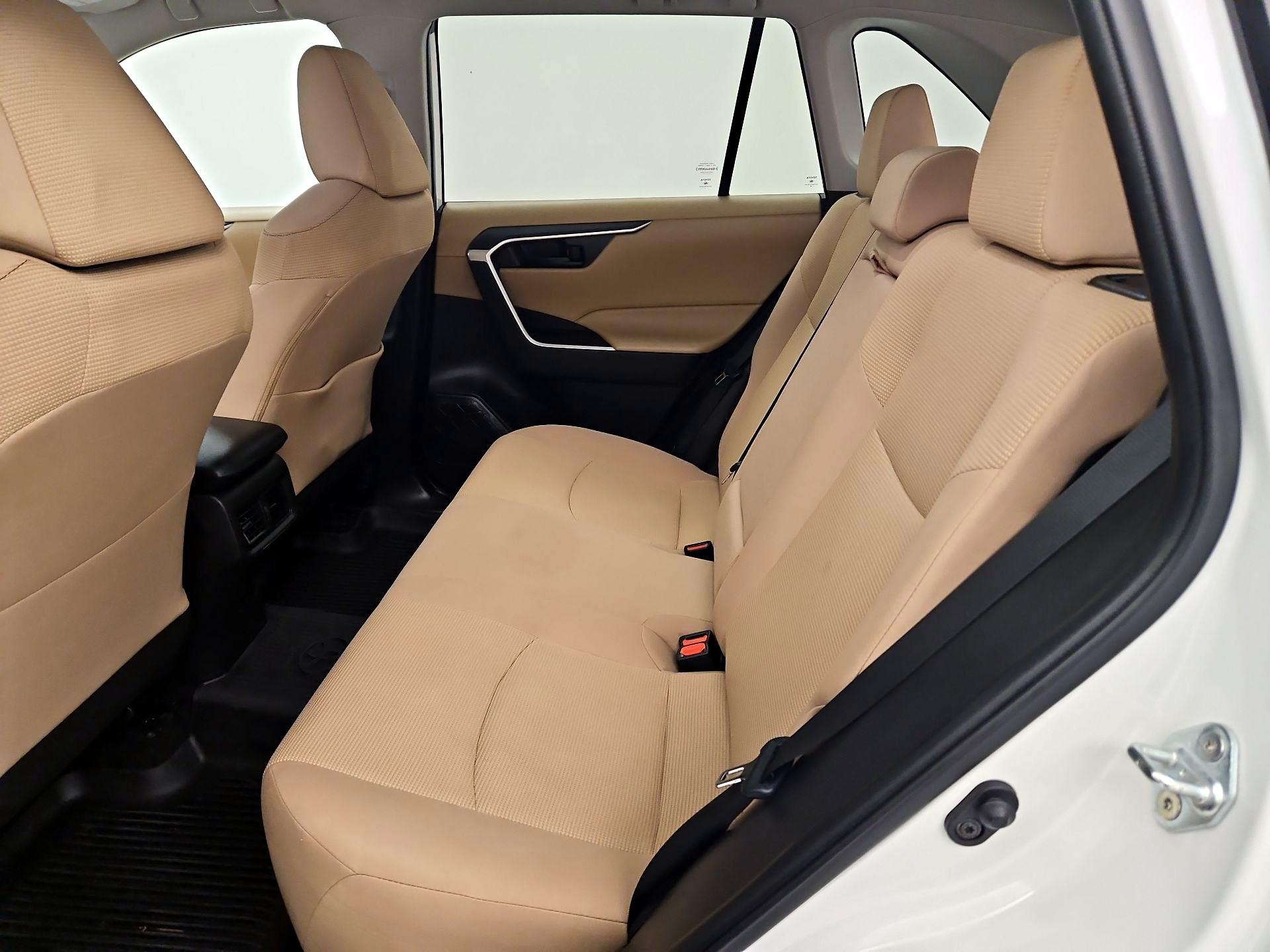 Thumbnail: 2022 Toyota RAV4 - 19