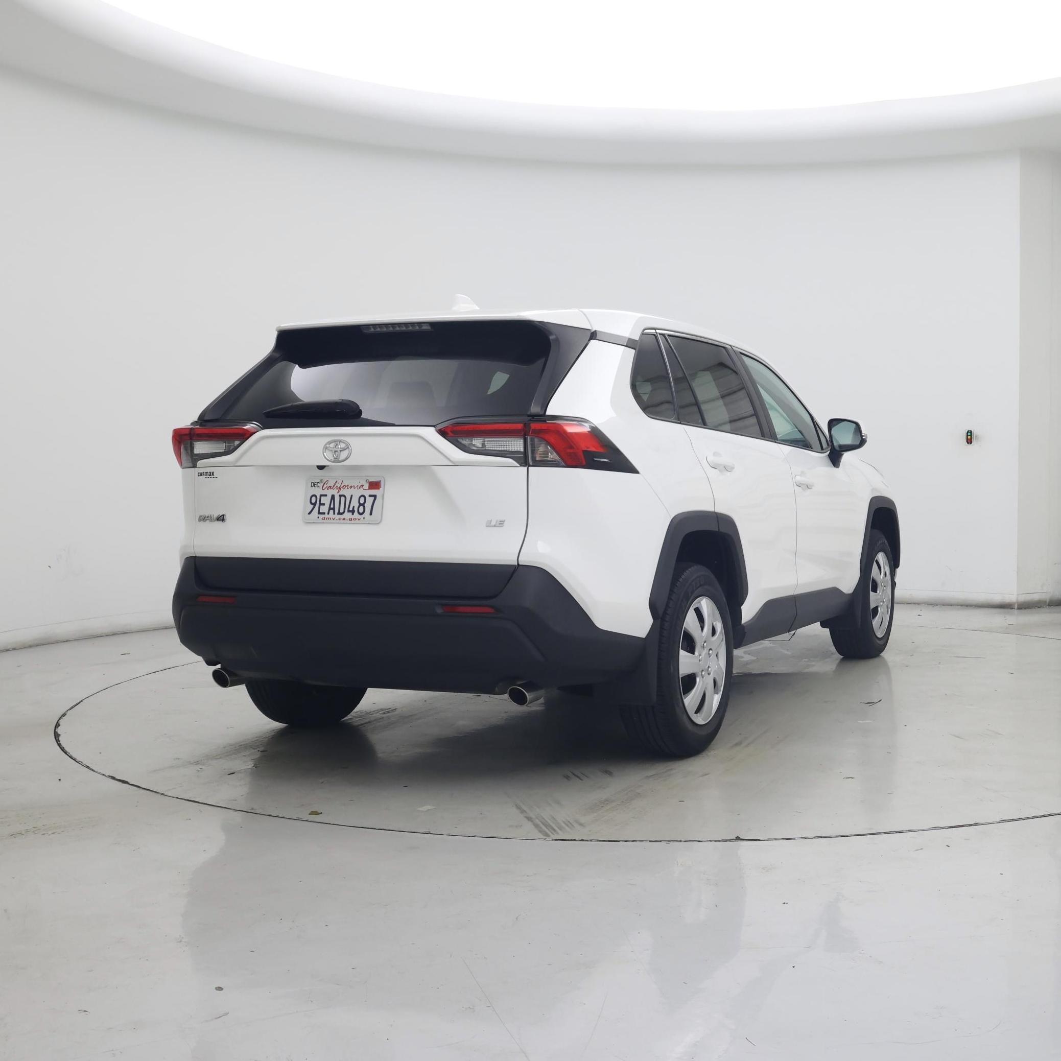 Thumbnail: 2022 Toyota RAV4 - 8