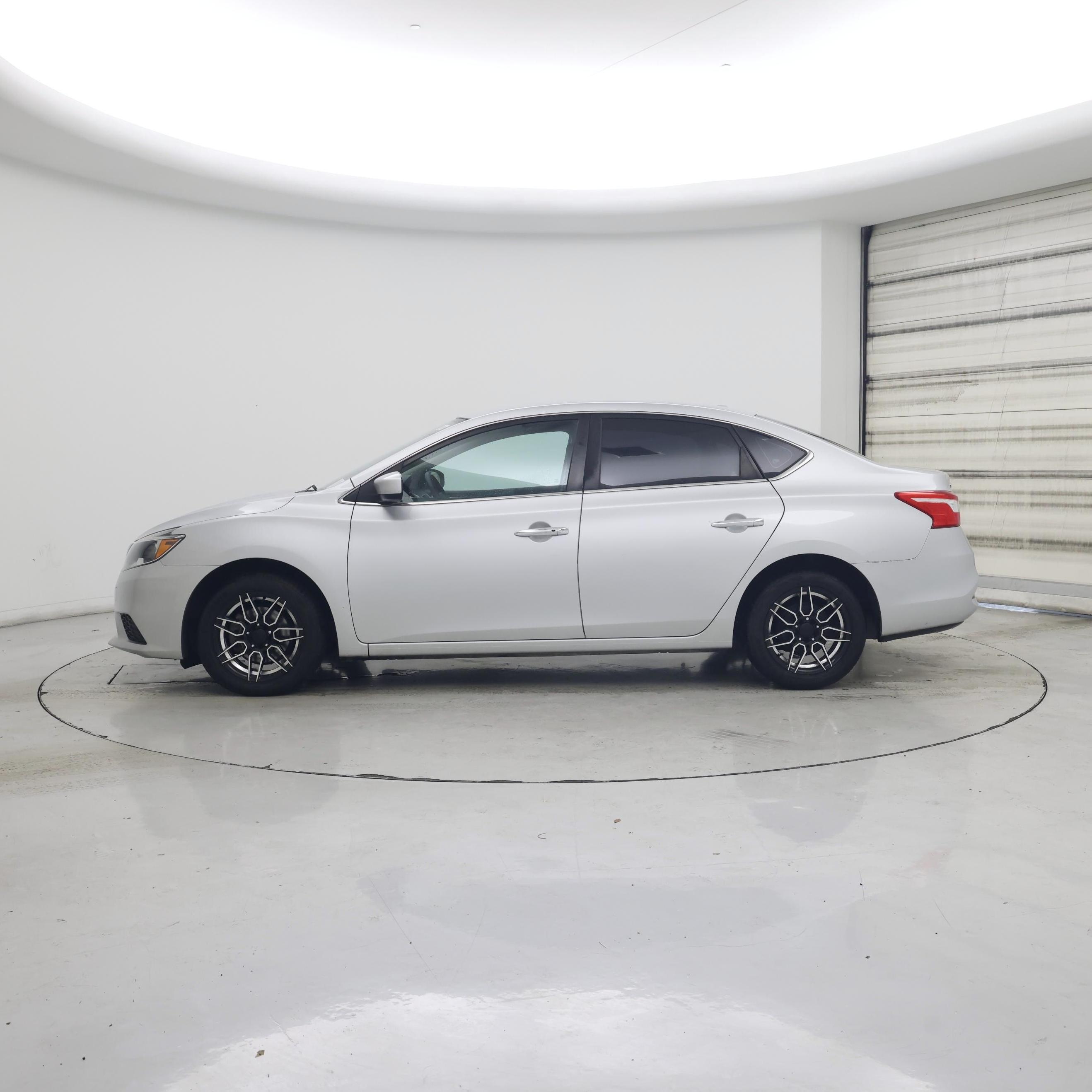 Thumbnail: 2019 Nissan Sentra - 3