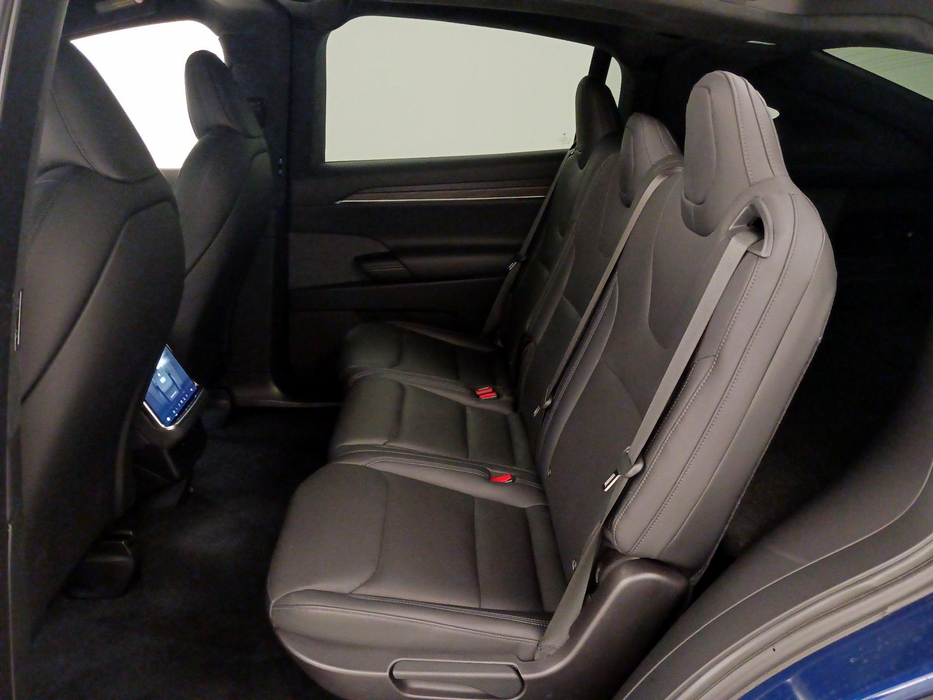 Thumbnail: 2023 Tesla Model X - 18