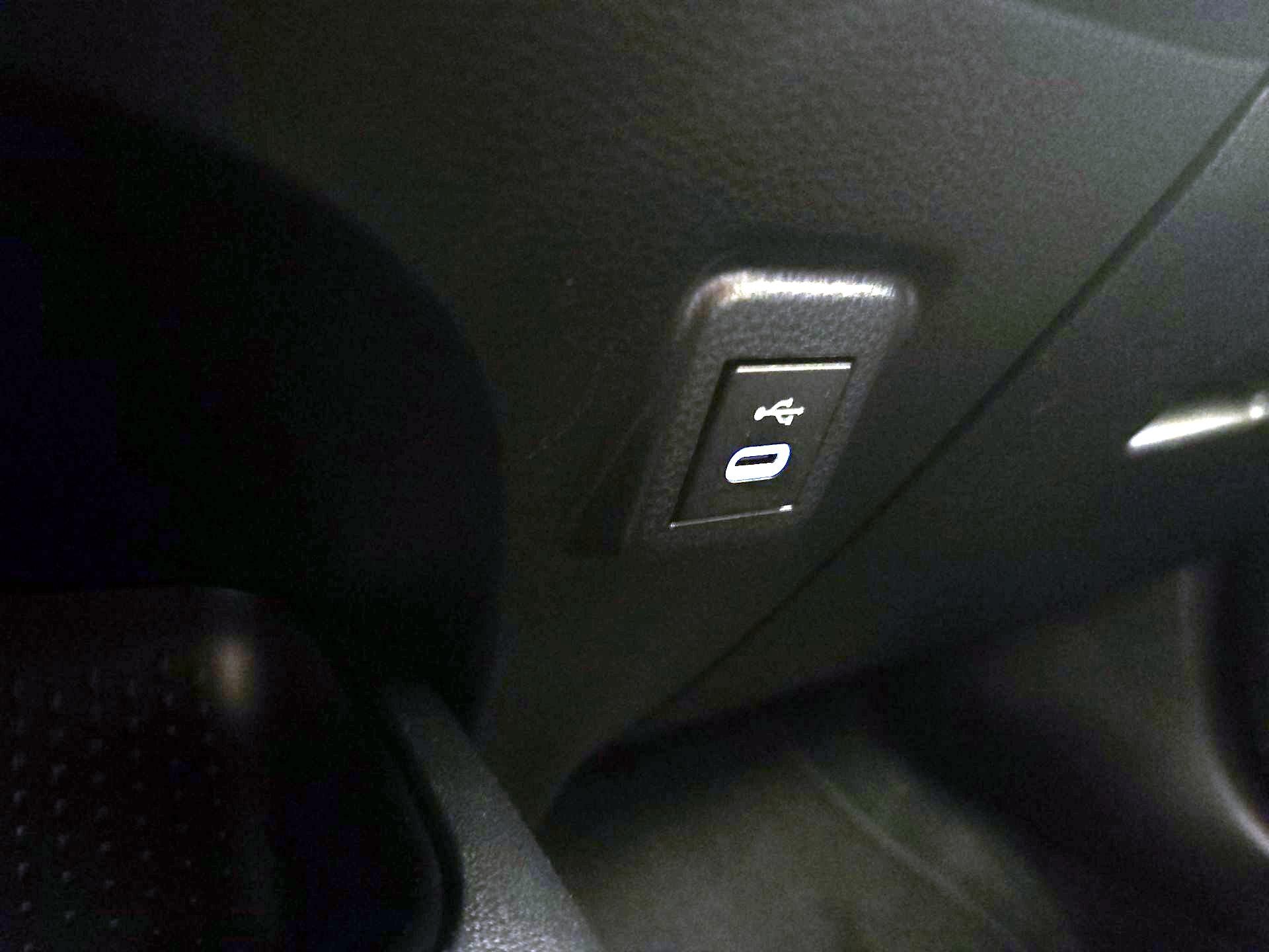 Thumbnail: 2023 Toyota Corolla - 18