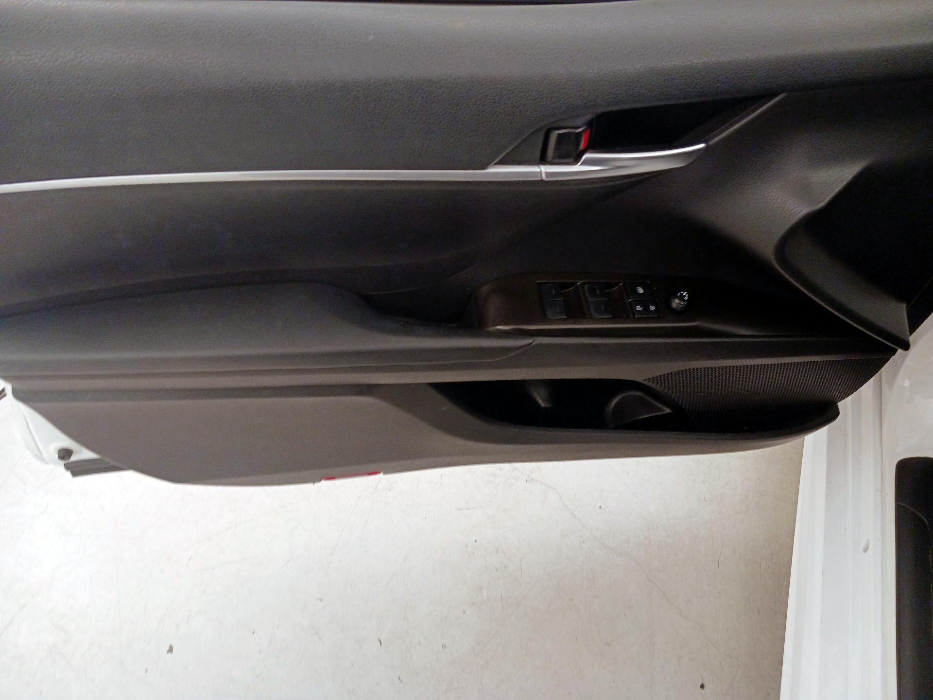 Thumbnail: 2022 Toyota Camry - 12