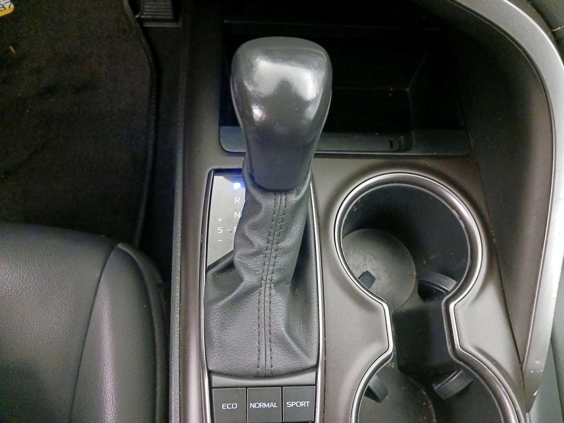 Thumbnail: 2022 Toyota Camry - 17