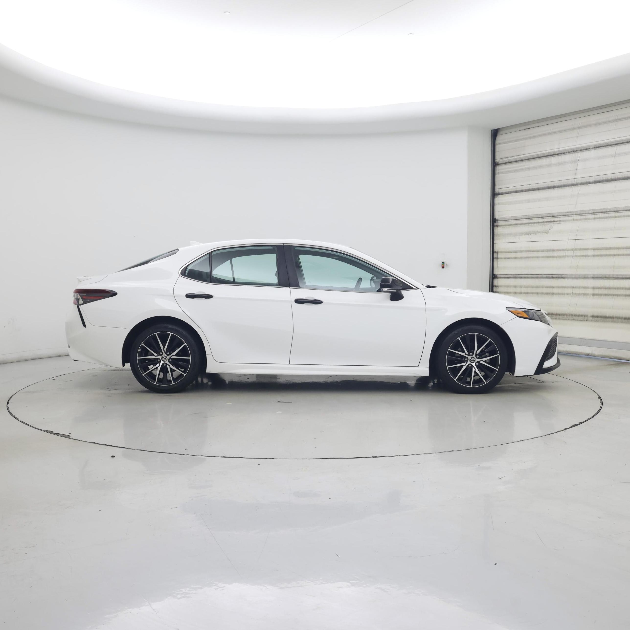 Thumbnail: 2022 Toyota Camry - 7