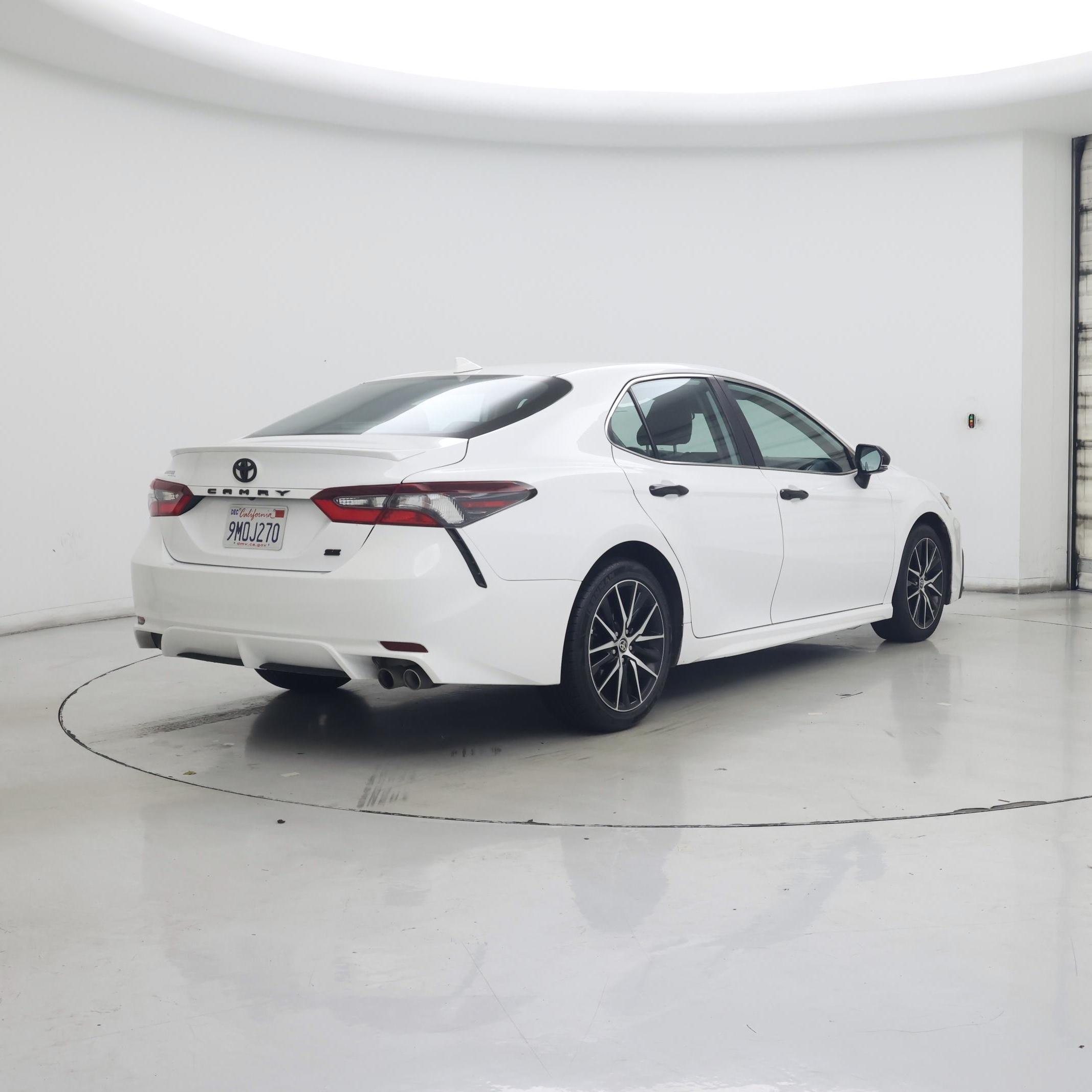 Thumbnail: 2022 Toyota Camry - 8