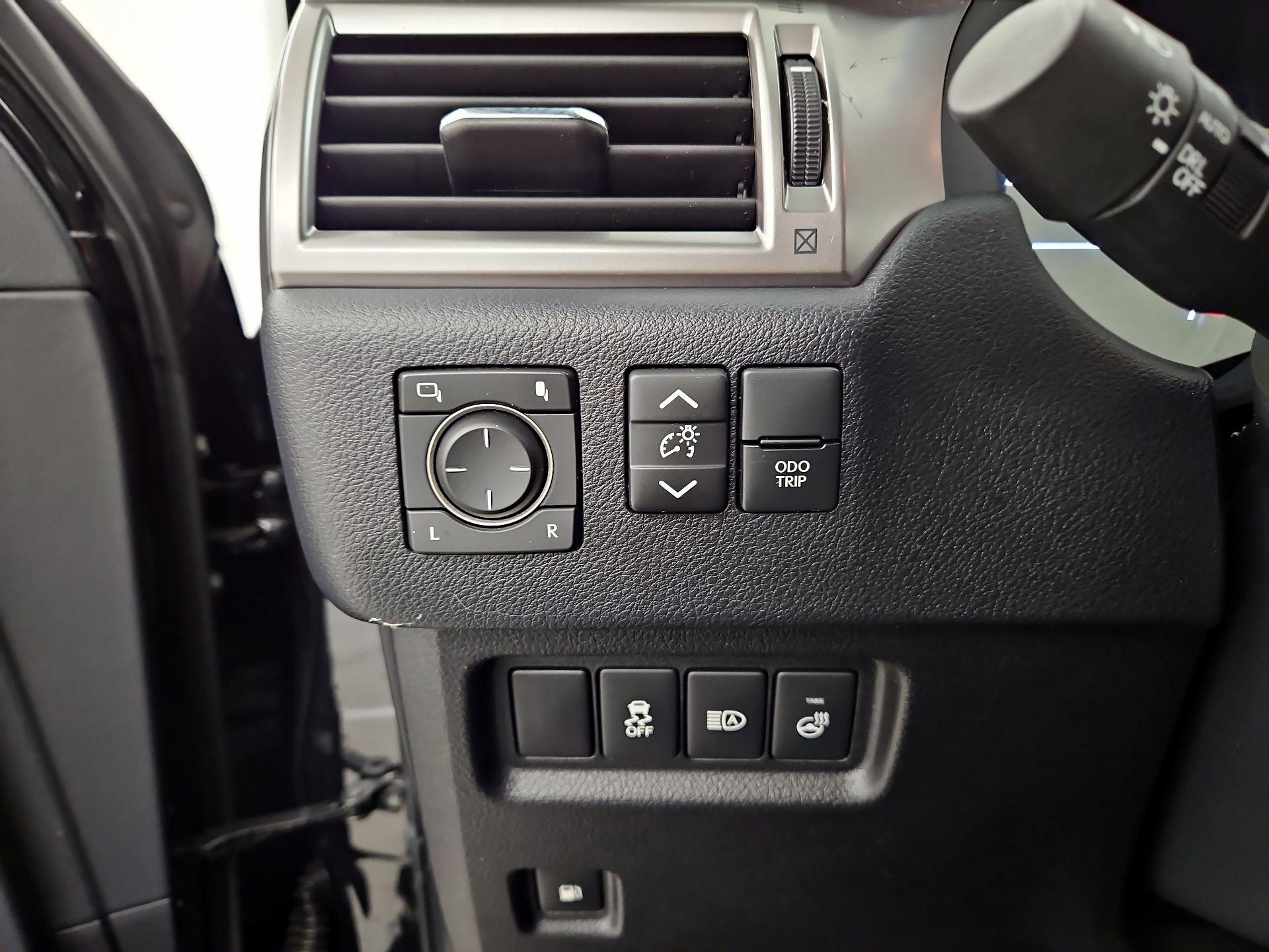 Thumbnail: 2023 Lexus GX - 13