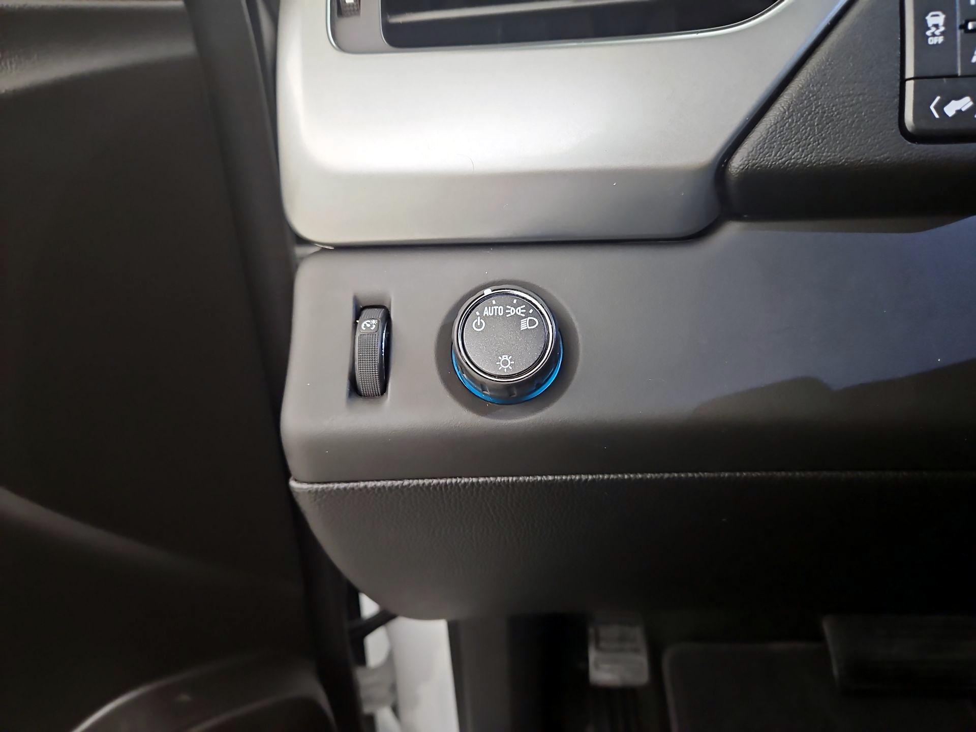 Thumbnail: 2018 Chevrolet Tahoe - 13