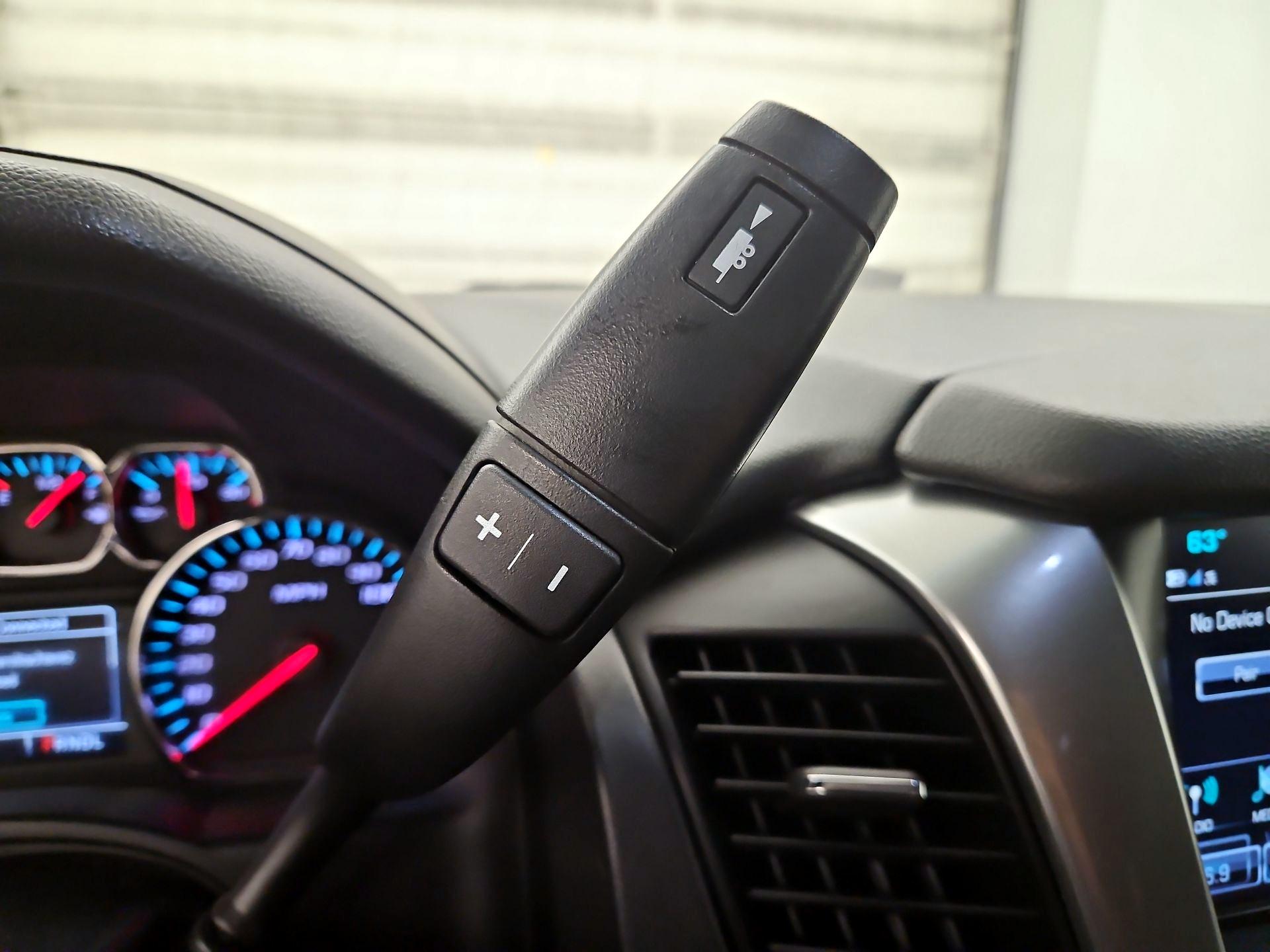 Thumbnail: 2018 Chevrolet Tahoe - 17