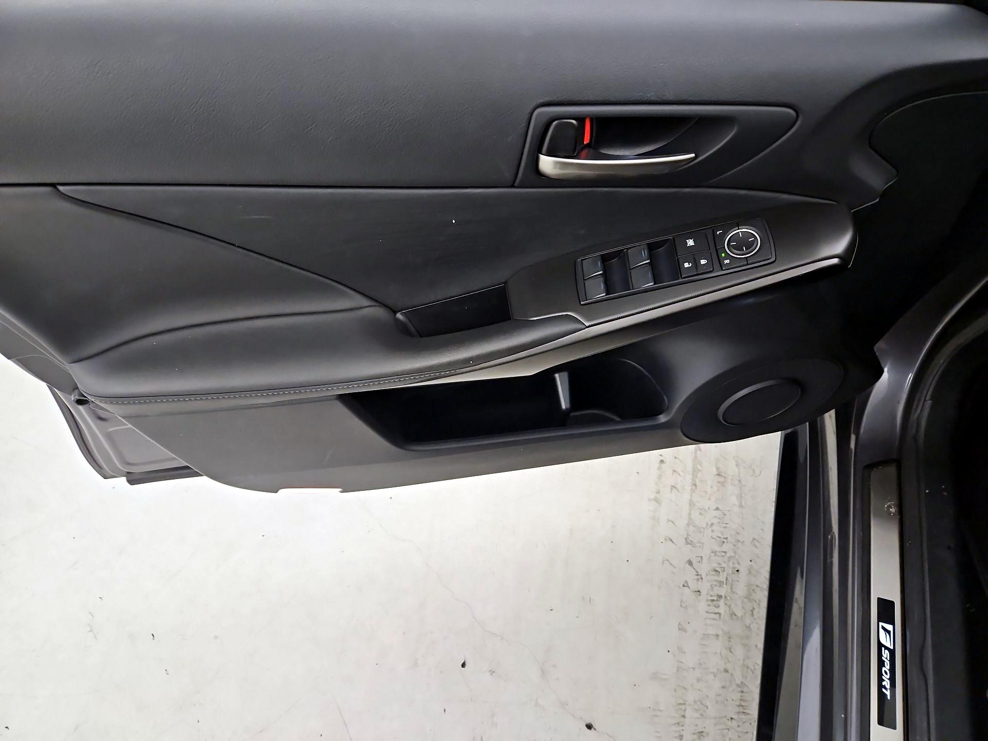 Thumbnail: 2022 Lexus IS - 12