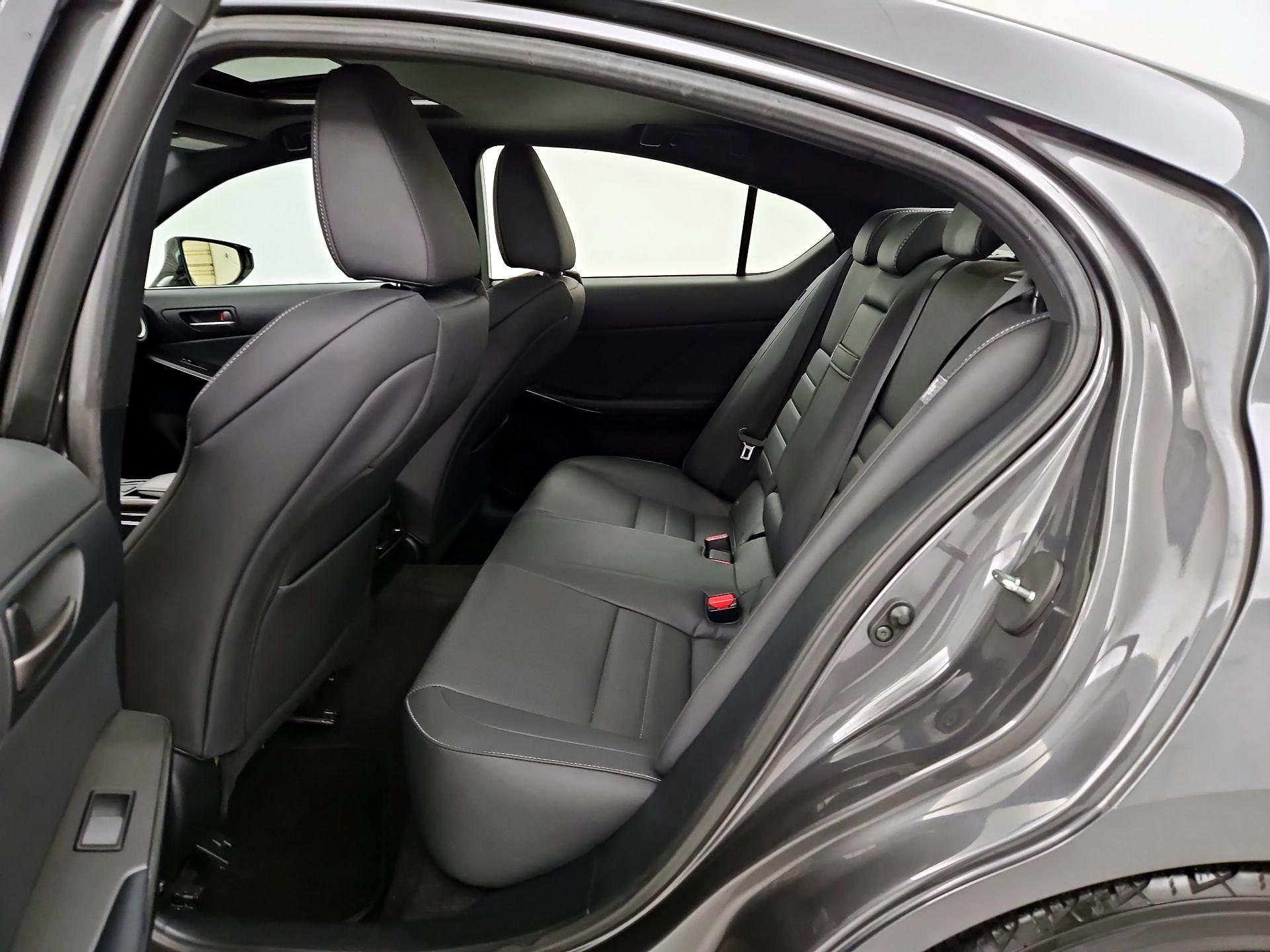 Thumbnail: 2022 Lexus IS - 20