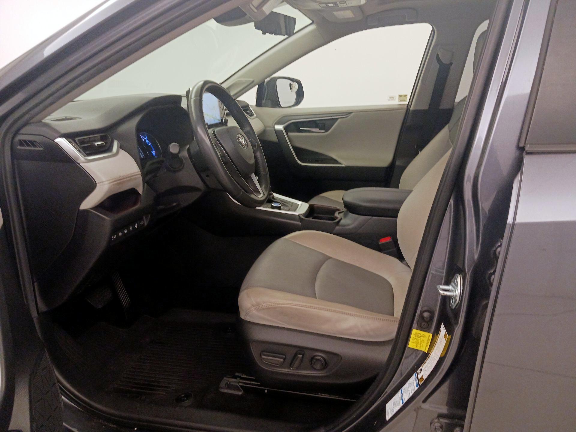 Thumbnail: 2021 Toyota RAV4 - 11