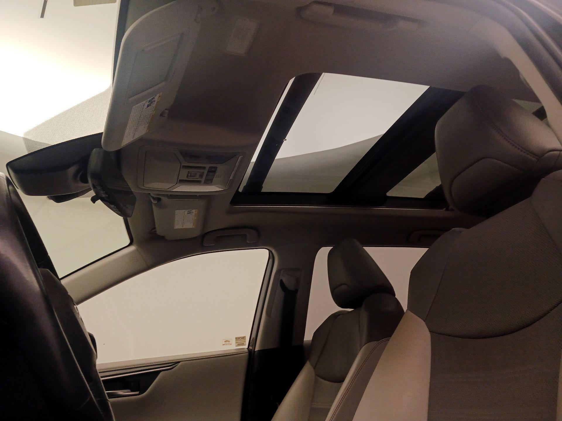 Thumbnail: 2021 Toyota RAV4 - 20