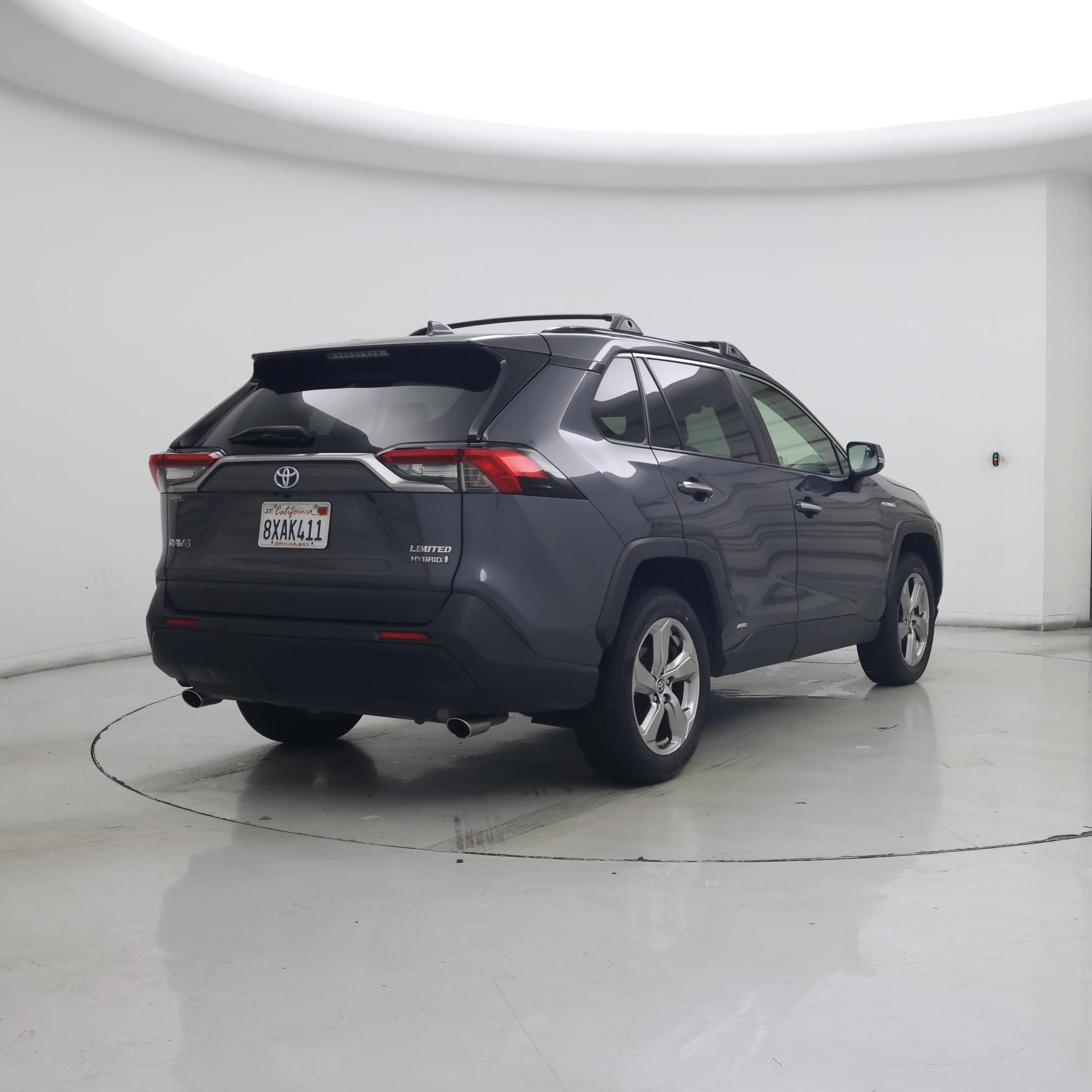 Thumbnail: 2021 Toyota RAV4 - 8