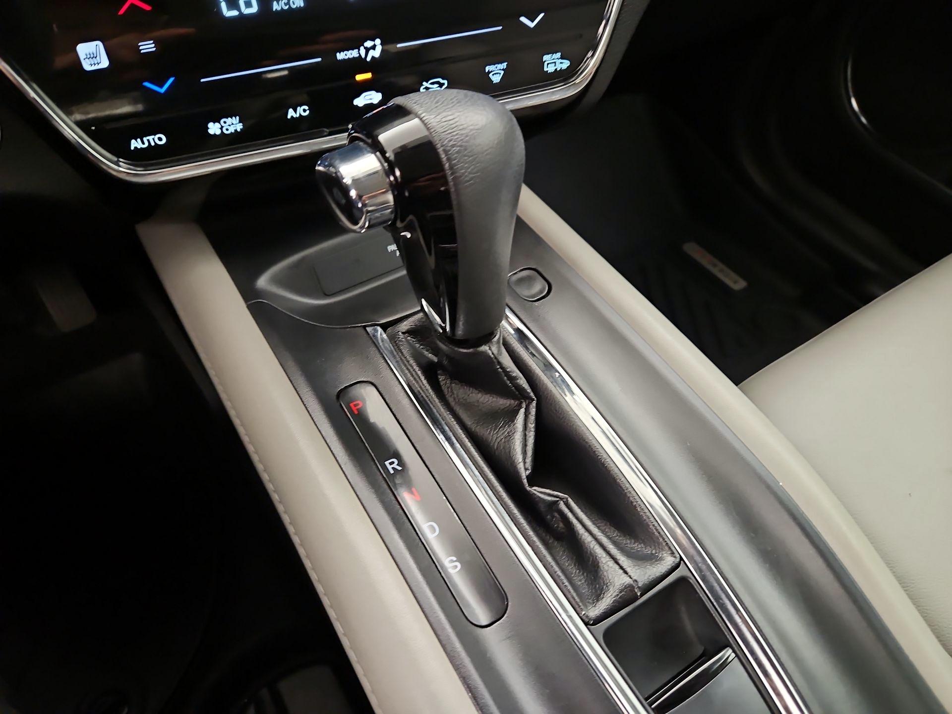 Thumbnail: 2016 Honda HR-V - 18
