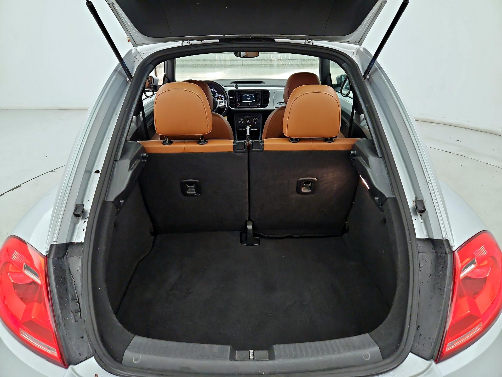 Thumbnail: 2015 Volkswagen Beetle - 18